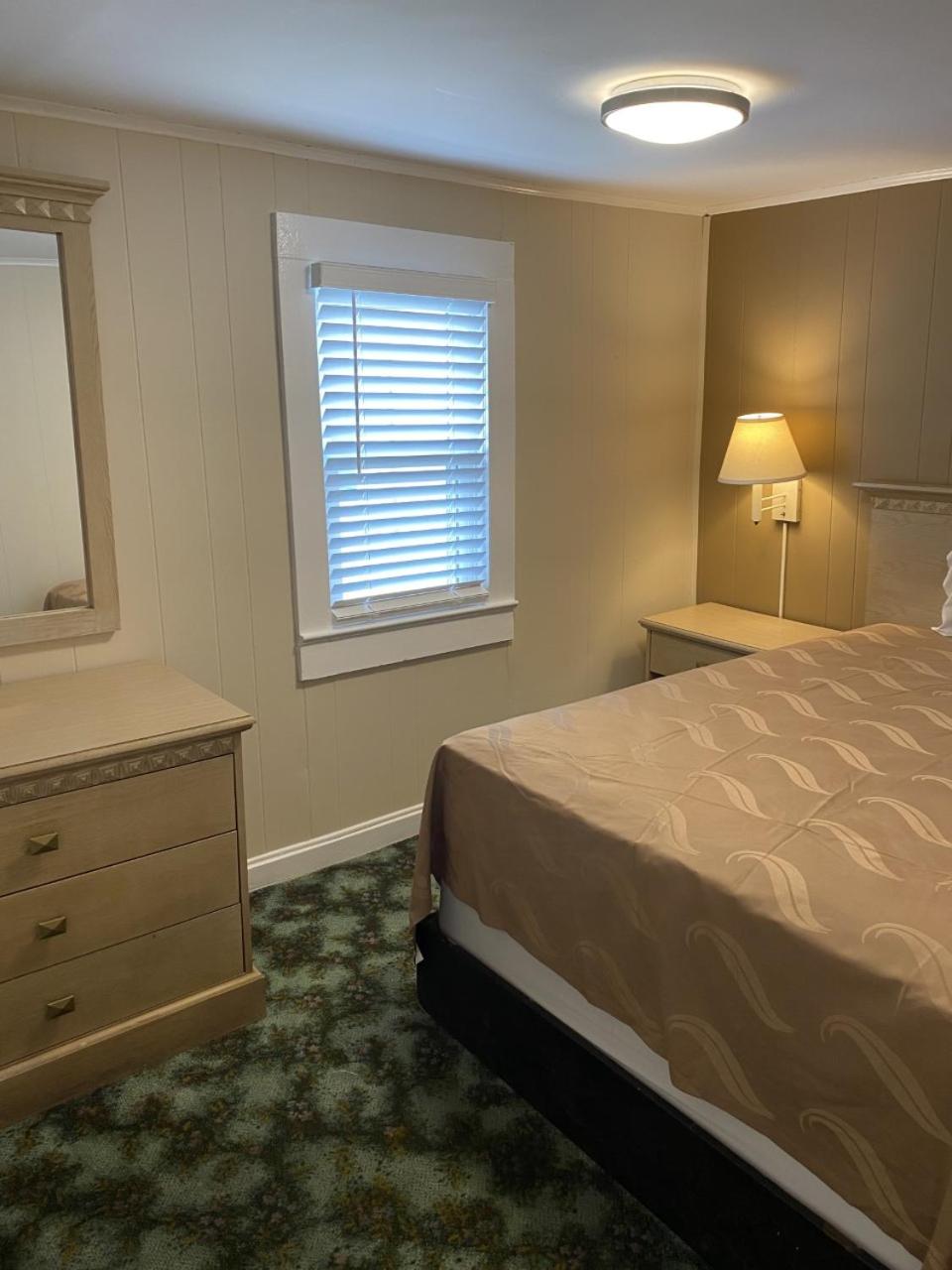 Two-Bedroom Apartment - Photo 7