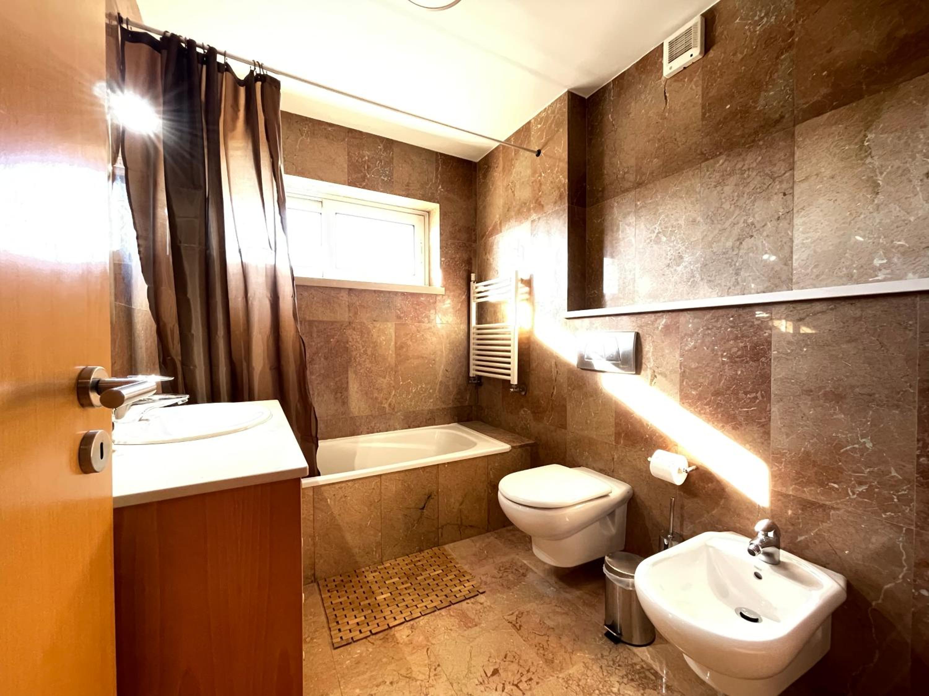 One-Bedroom Apartment - Photo 11