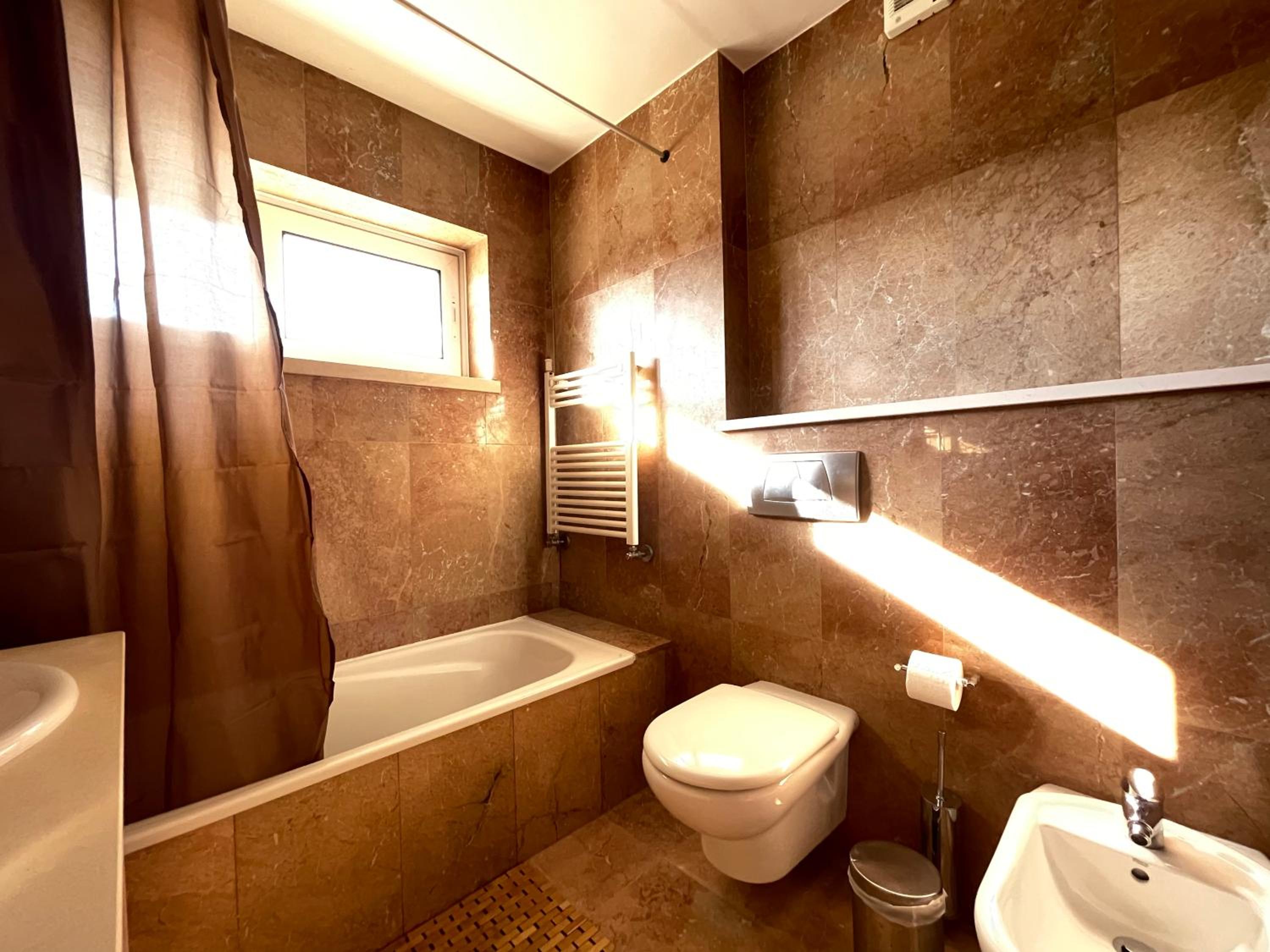 One-Bedroom Apartment - Photo 12