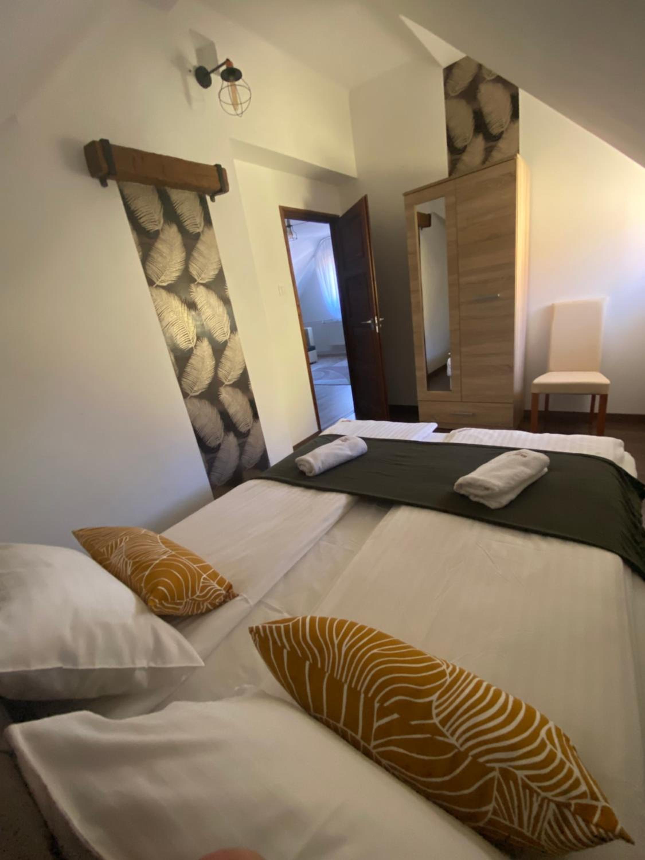 Large Double or Twin Room