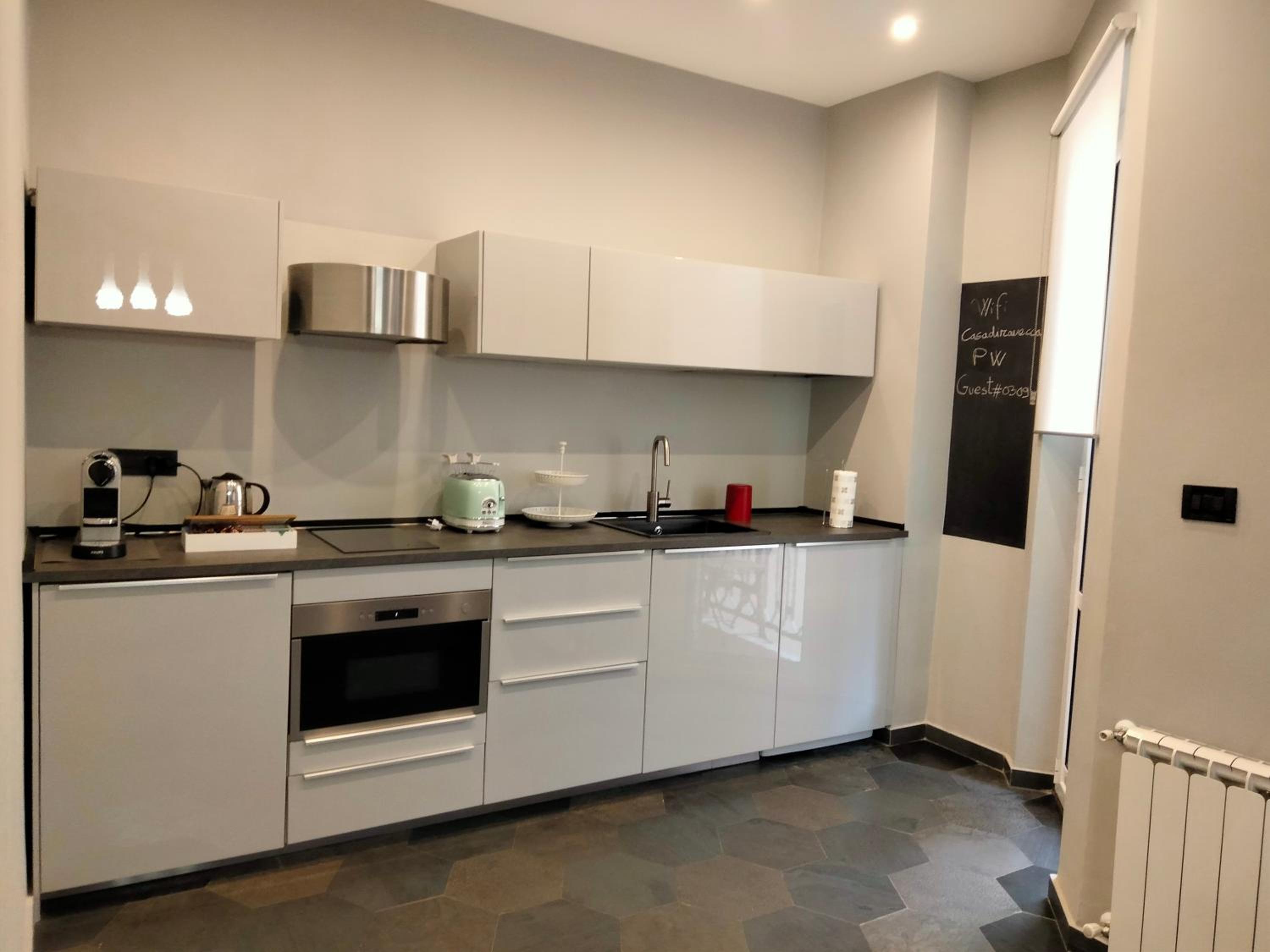 Two-Bedroom House - Photo 3