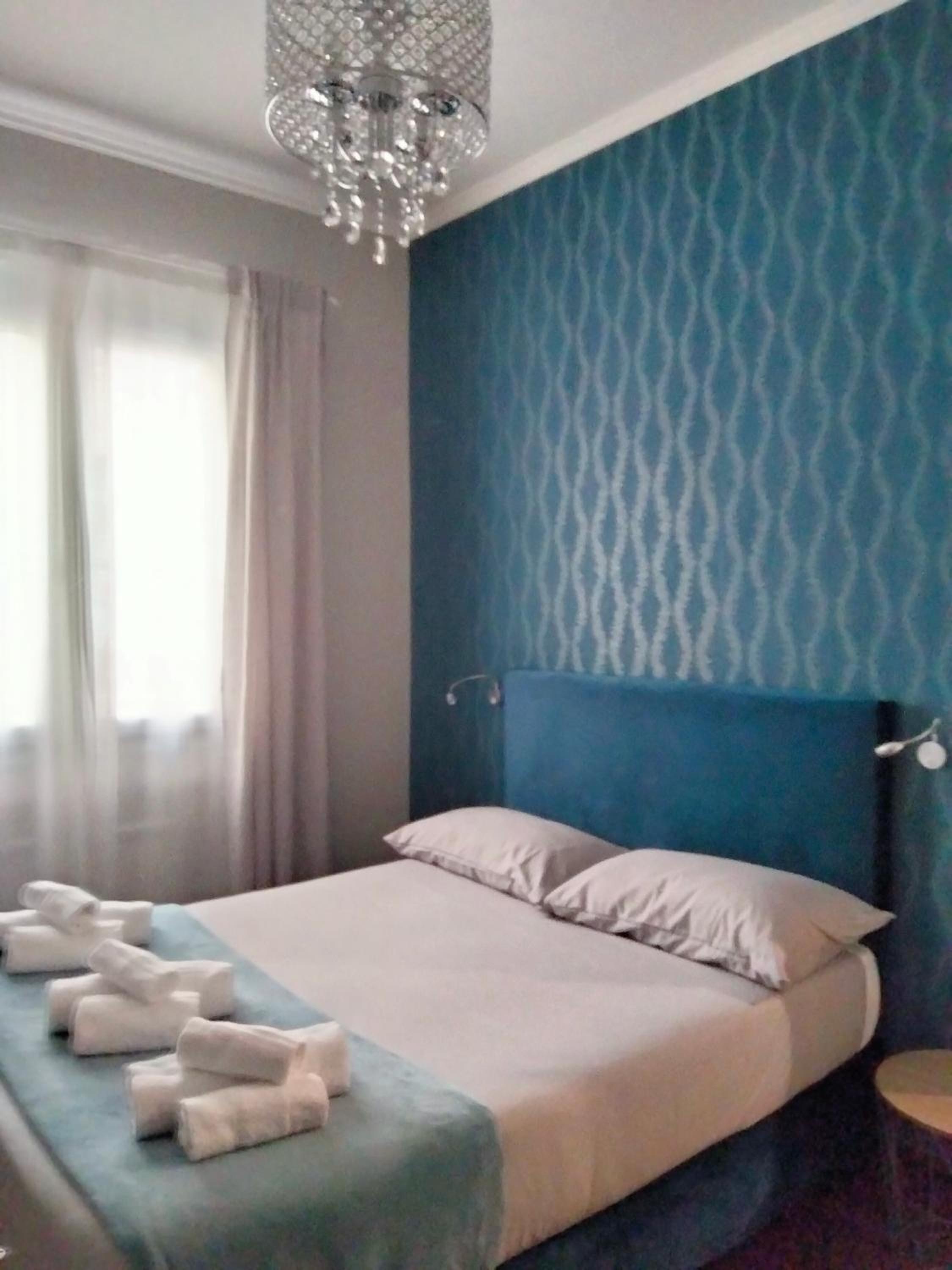 Two-Bedroom House - Photo 4