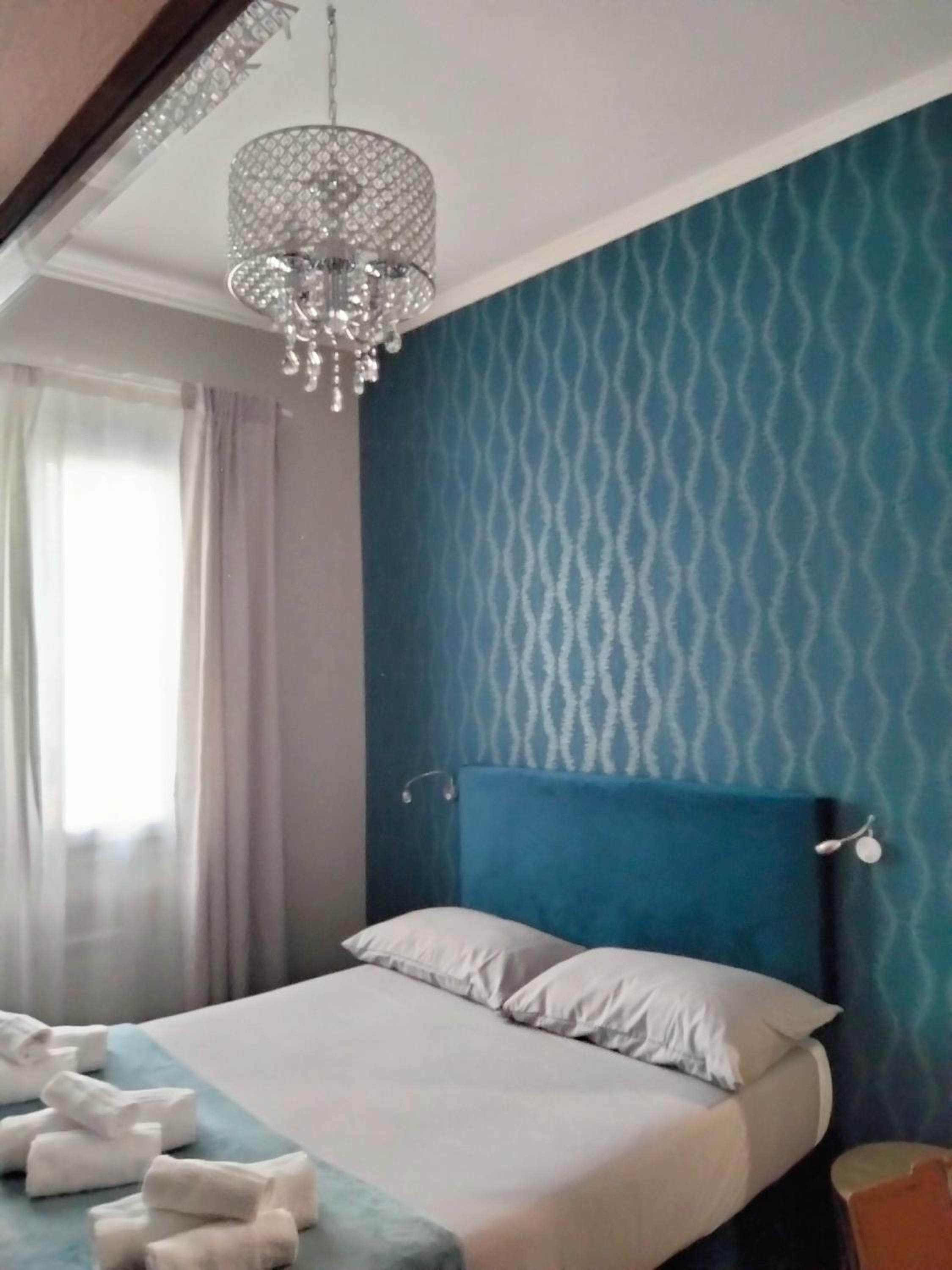 Two-Bedroom House - Photo 7