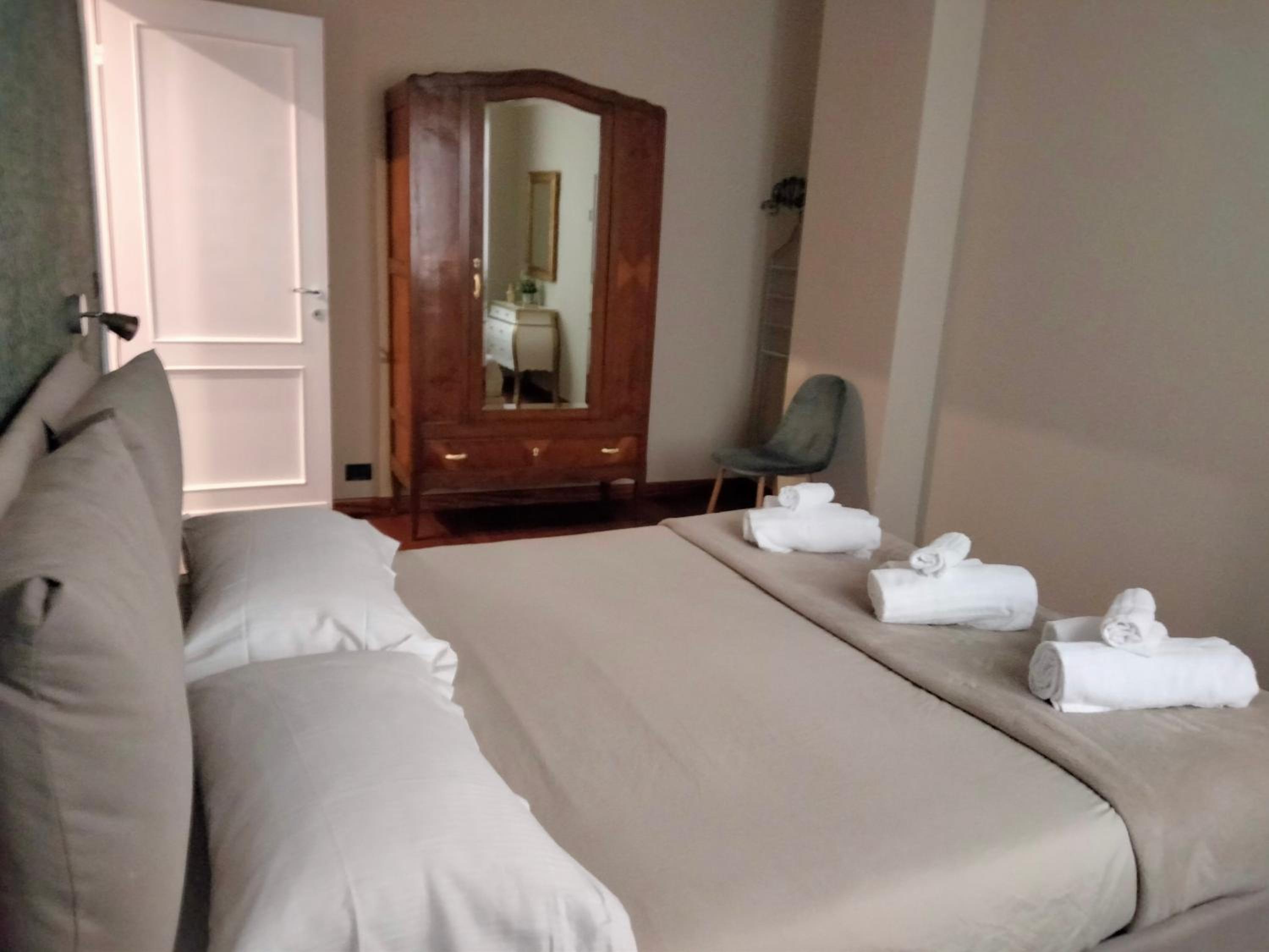 Two-Bedroom House - Photo 10