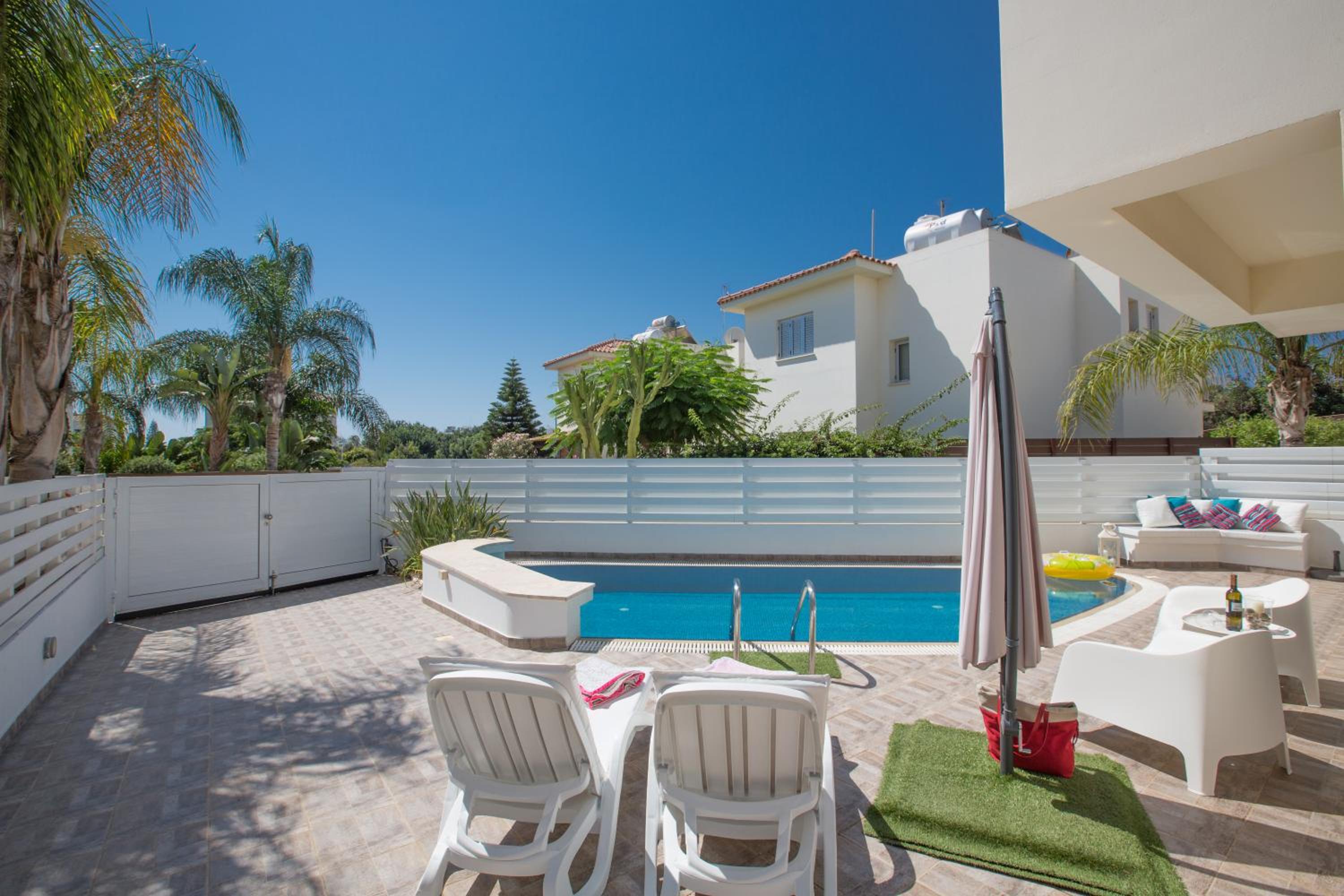 Villa with Private Pool photo 2