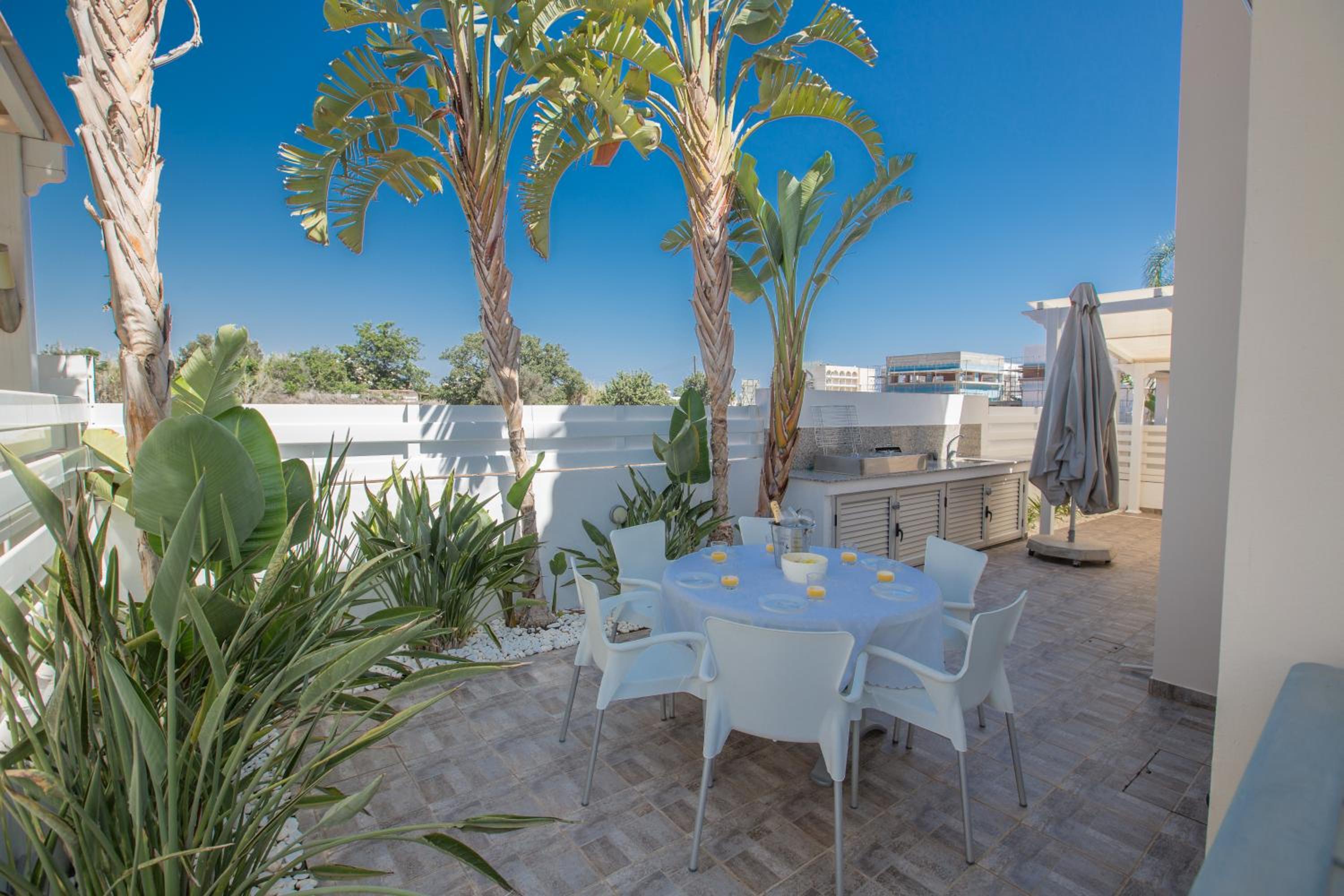 Villa with Private Pool photo 3