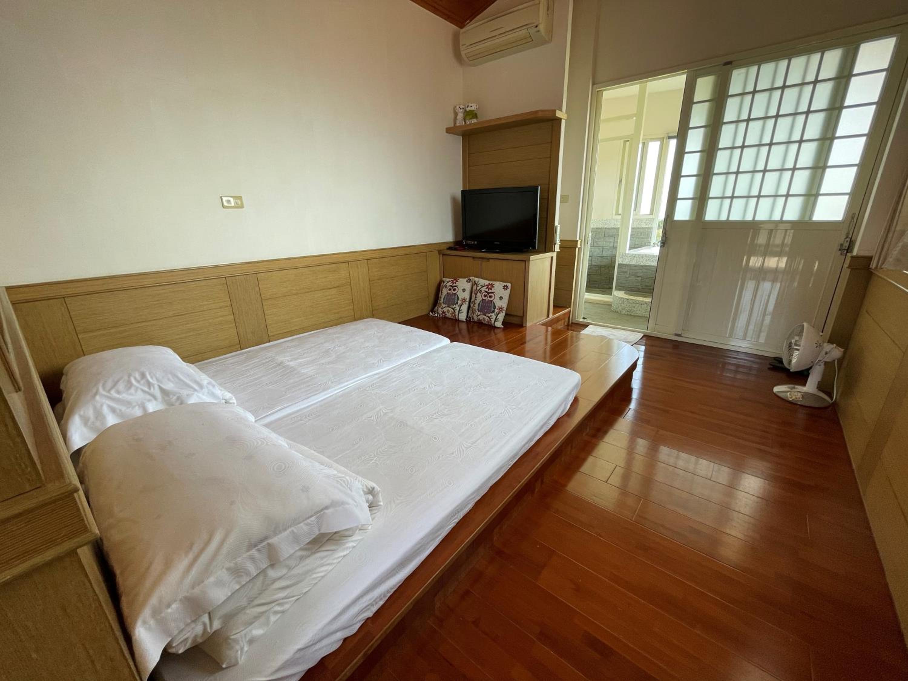 Double Room with Mountain View - Photo 2