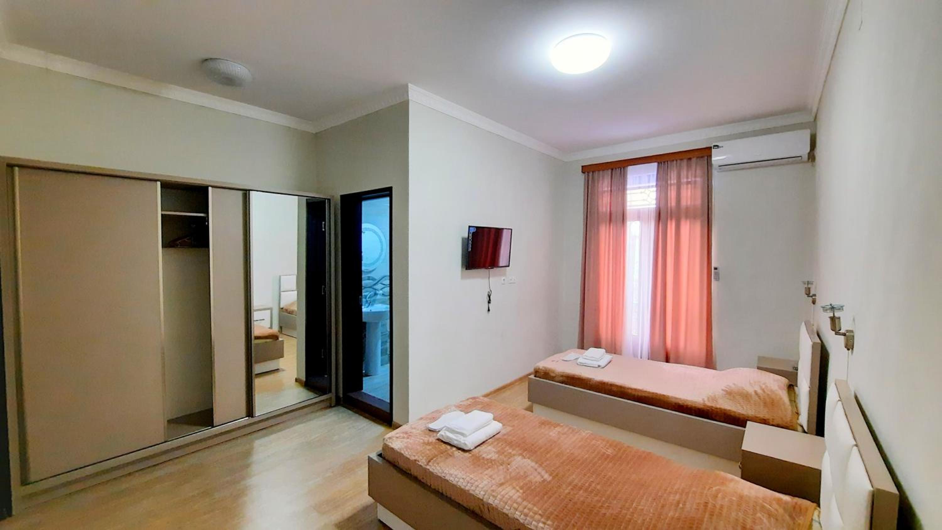Twin Room with Balcony photo 3