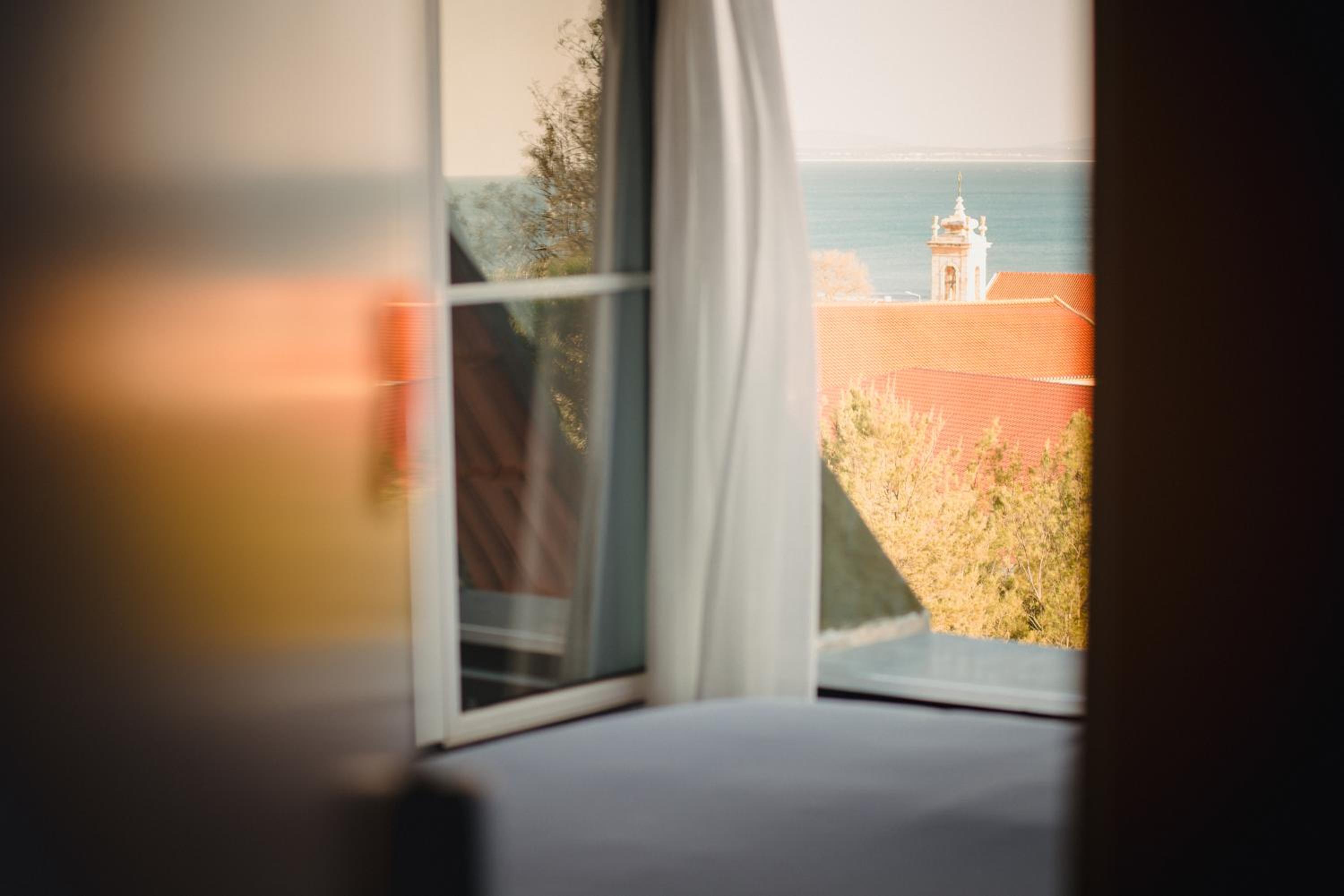 Deluxe Double or Twin Room with Sea View - Photo 3