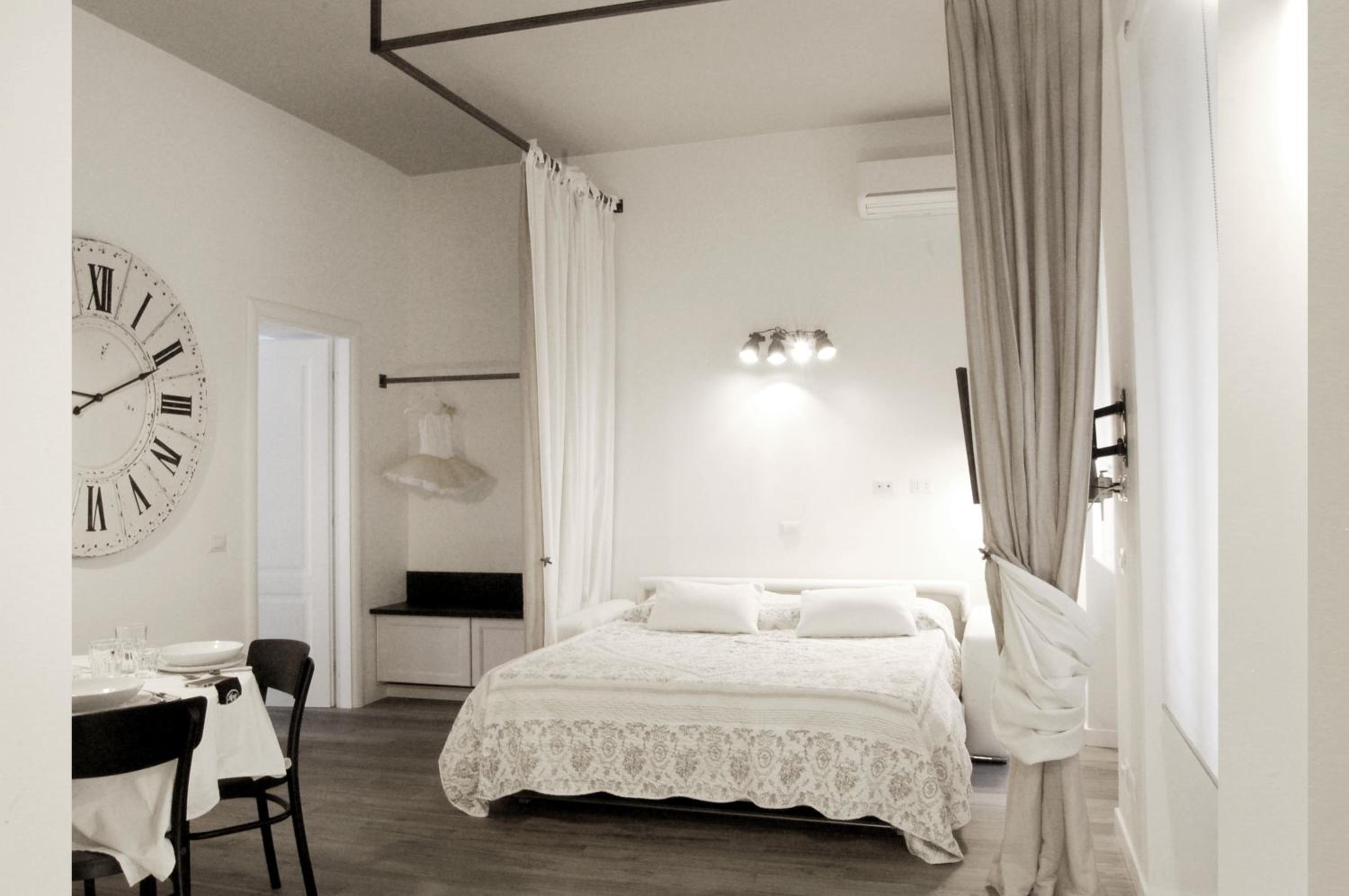One-Bedroom Apartment (5 Adults)