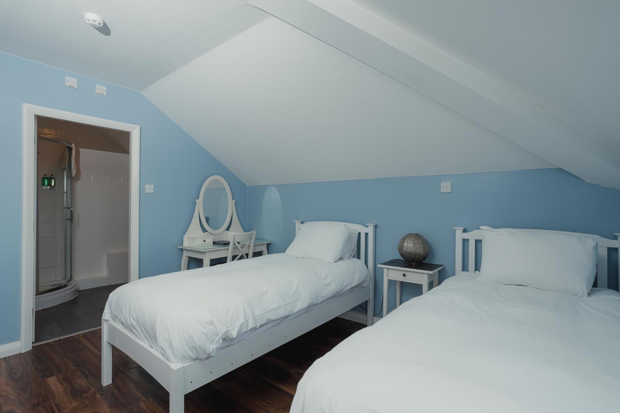 Standard Twin Room photo 2