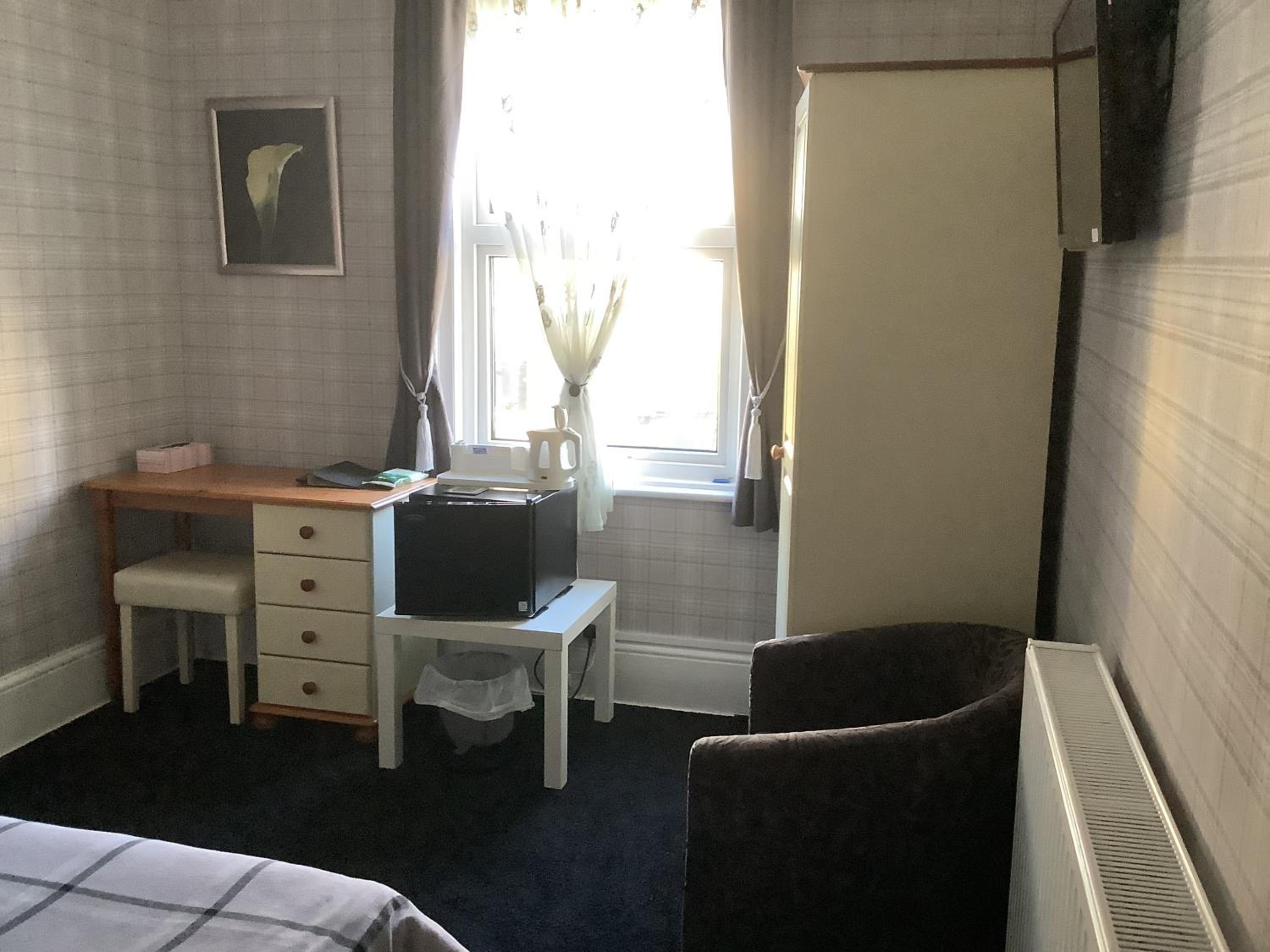 Standard Single Room with Shower photo 2