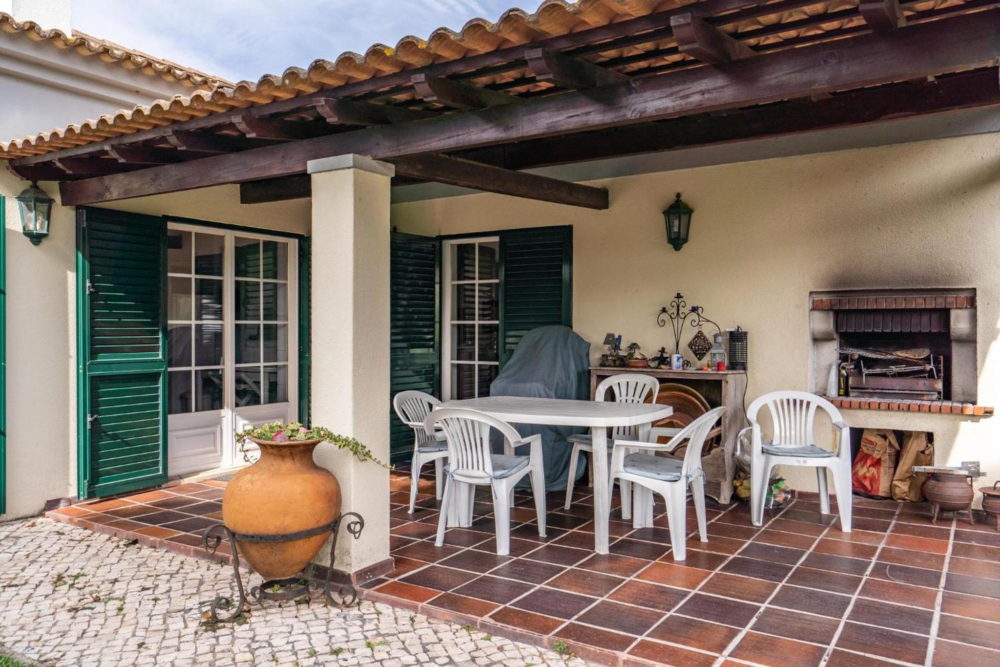 Villa photo 2