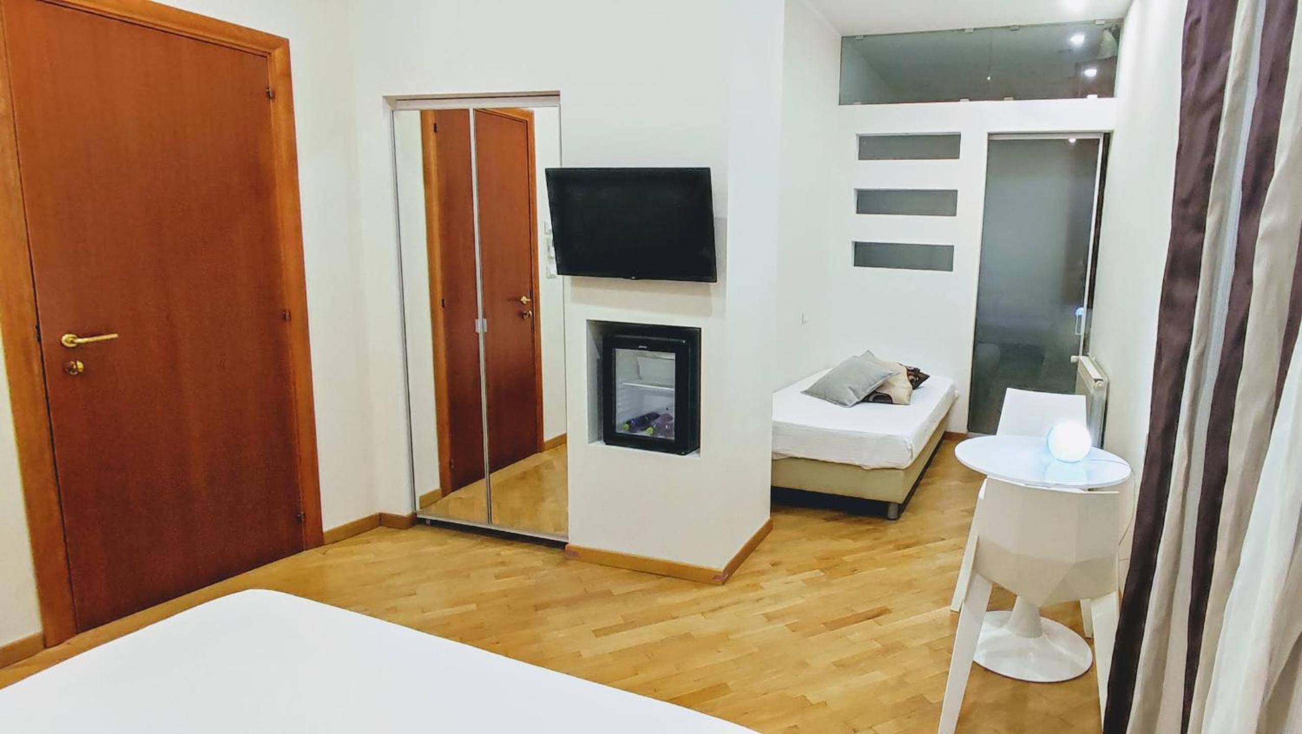 Deluxe Junior Suite - Photo 4