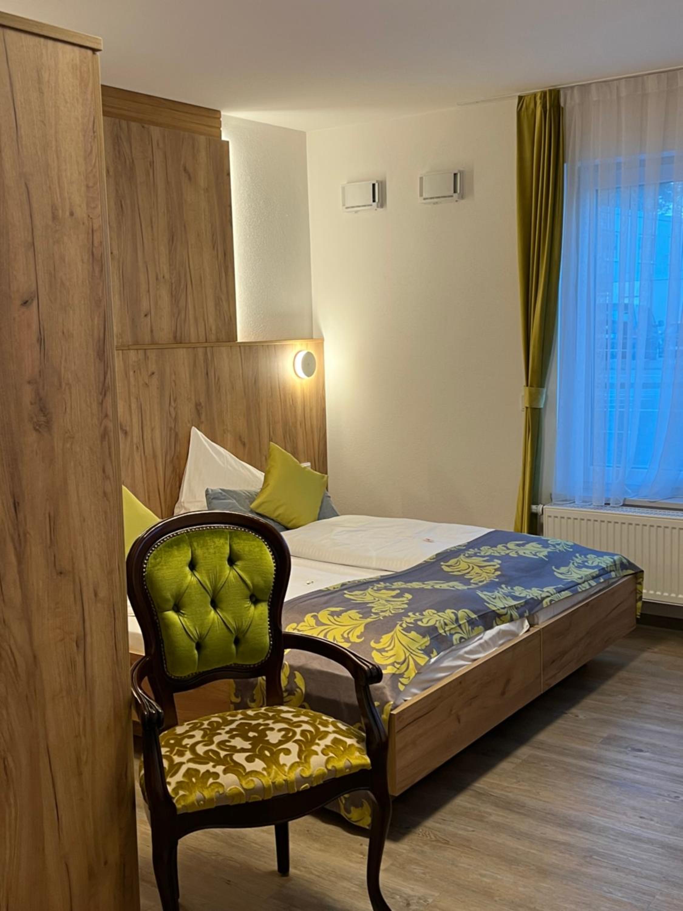 Double or Twin Room with Shower - Photo 20