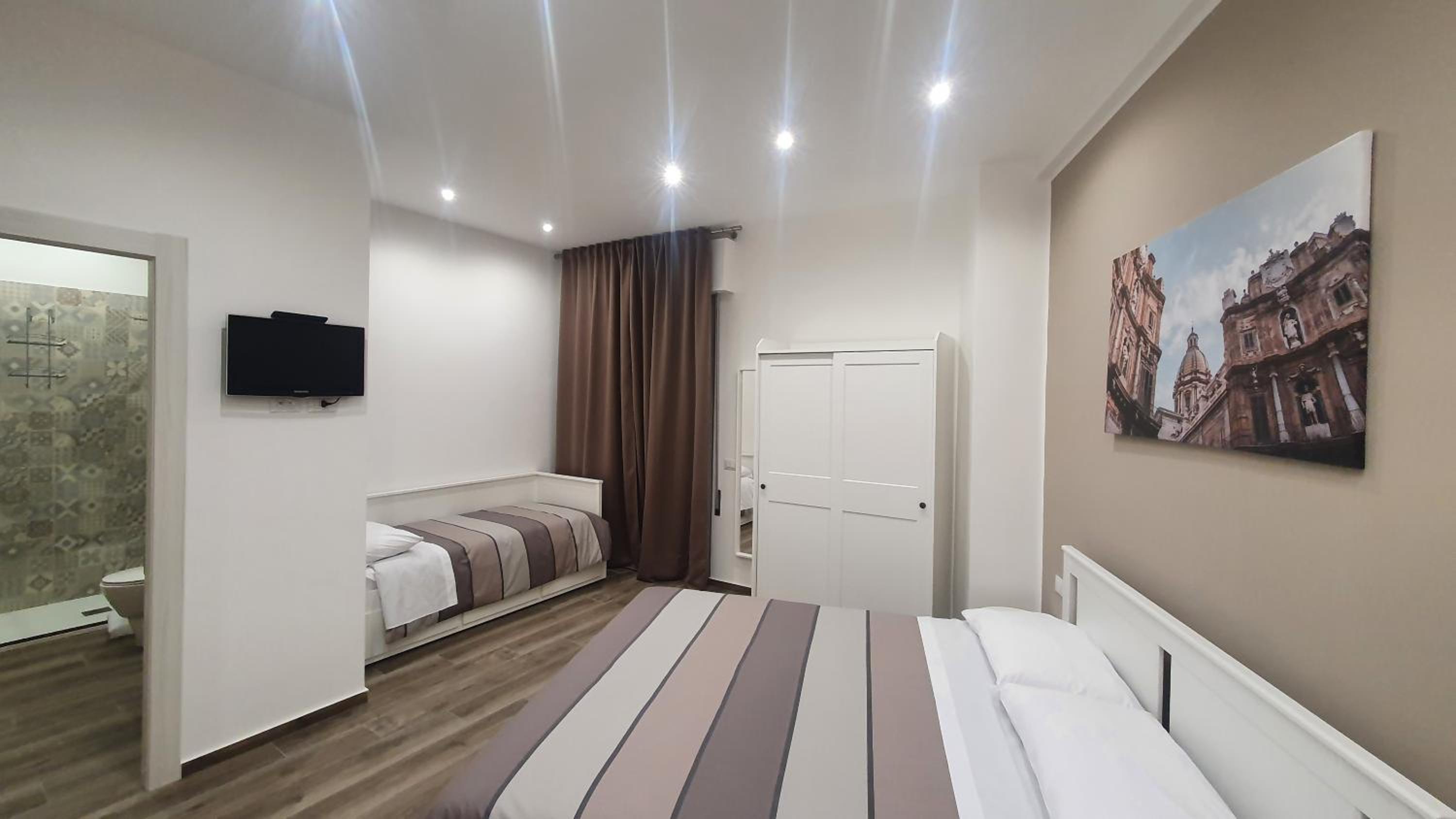 Triple Room with Private Bathroom