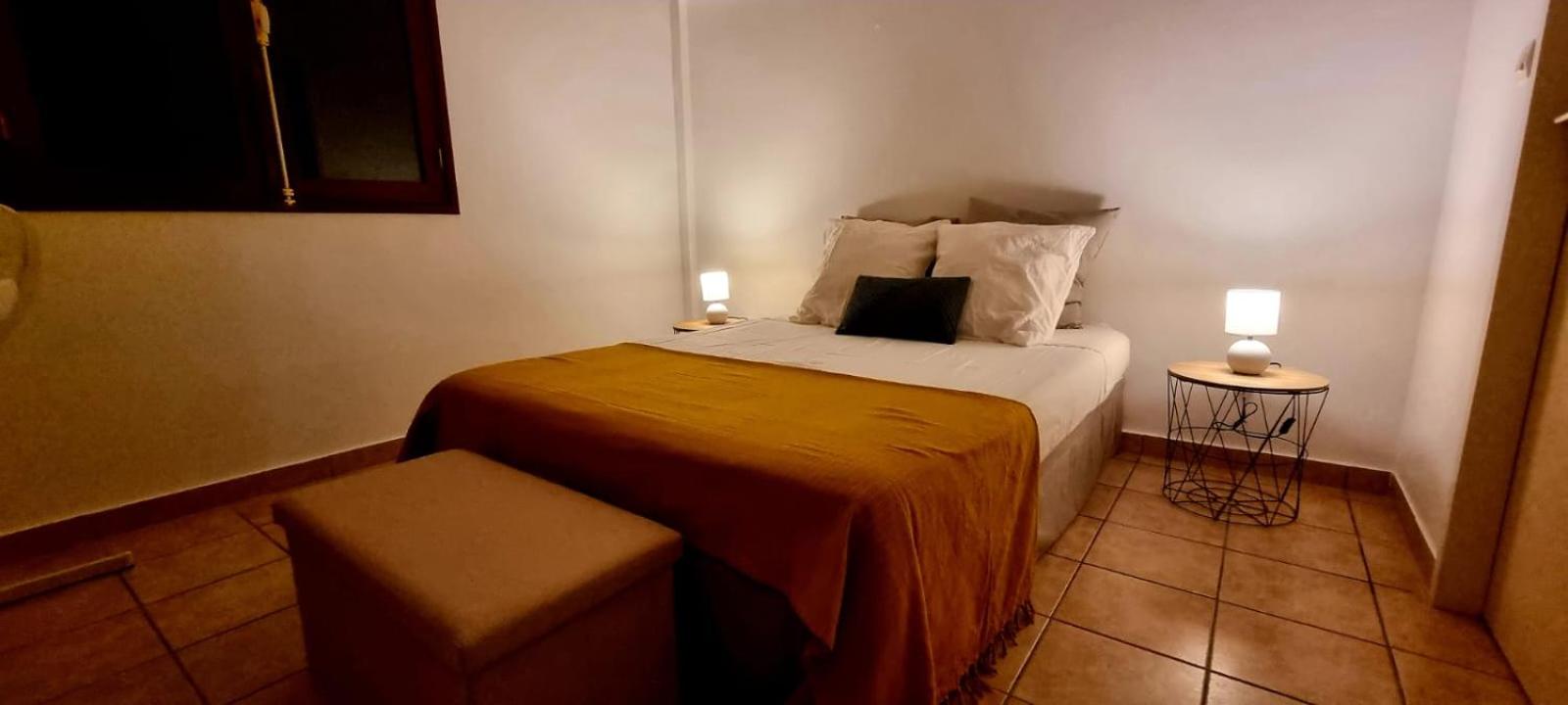 One-Bedroom House - Photo 18