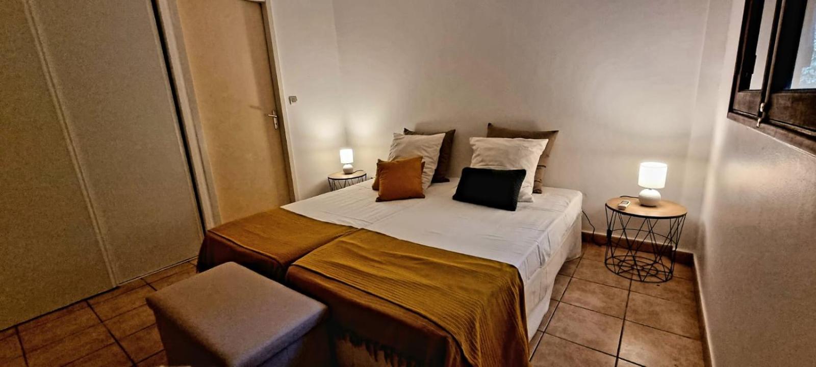 Two-Bedroom House - Photo 30
