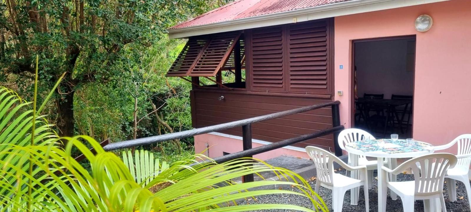 One-Bedroom House - Photo 33
