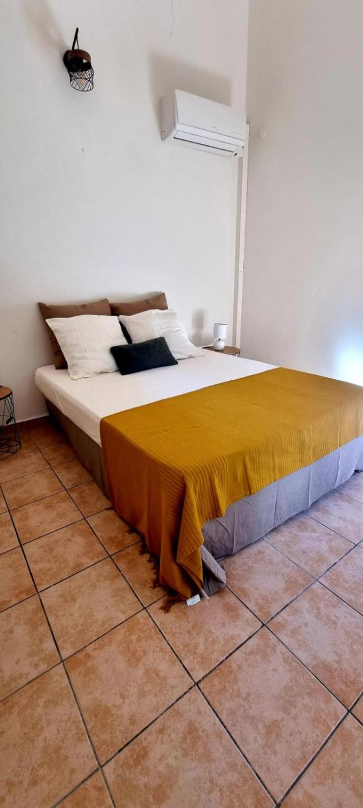Two-Bedroom House - Photo 10