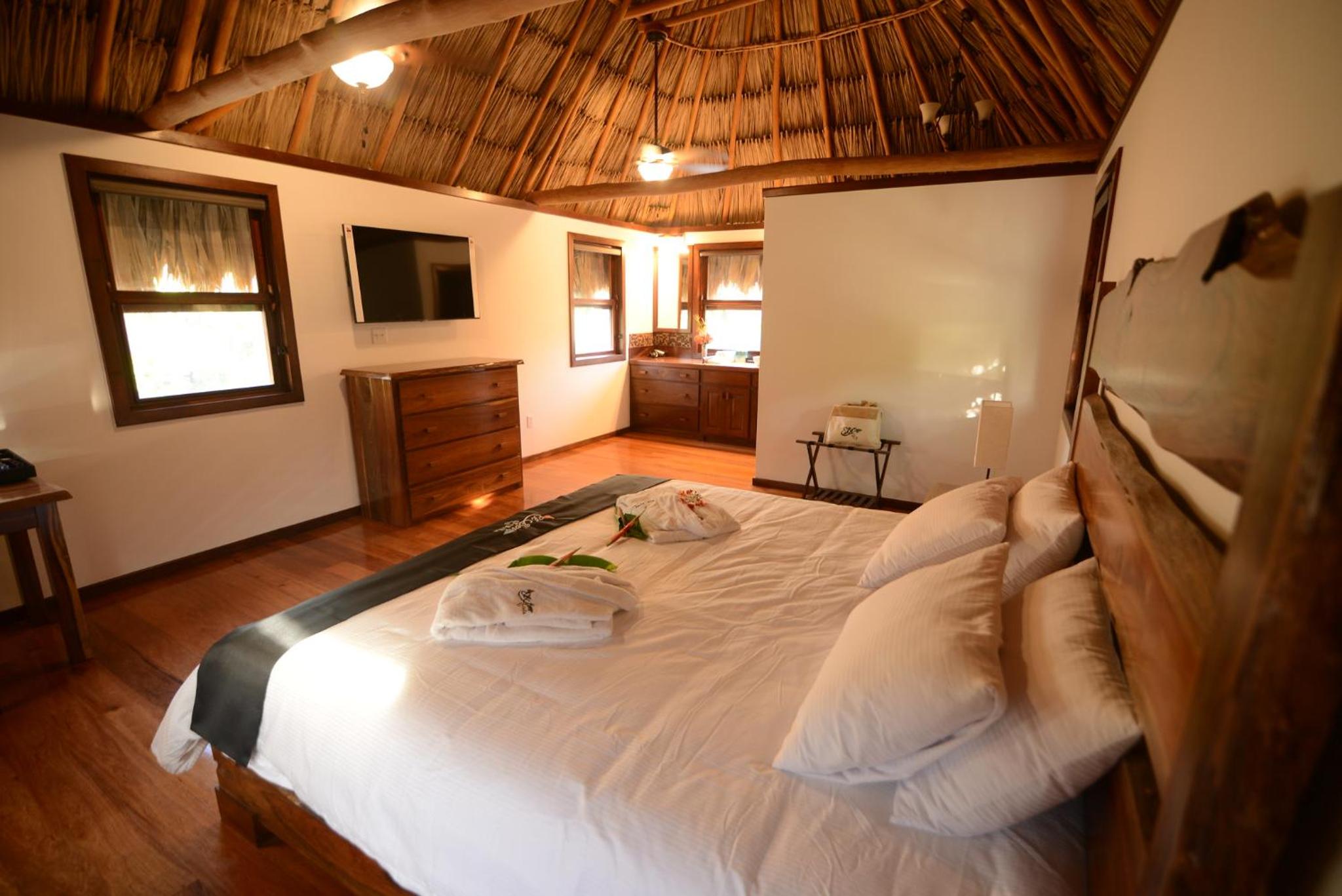 Suite with Pool View photo 3