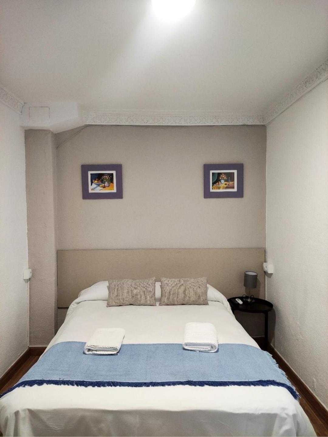 Economy Double Room with Interior View photo 2