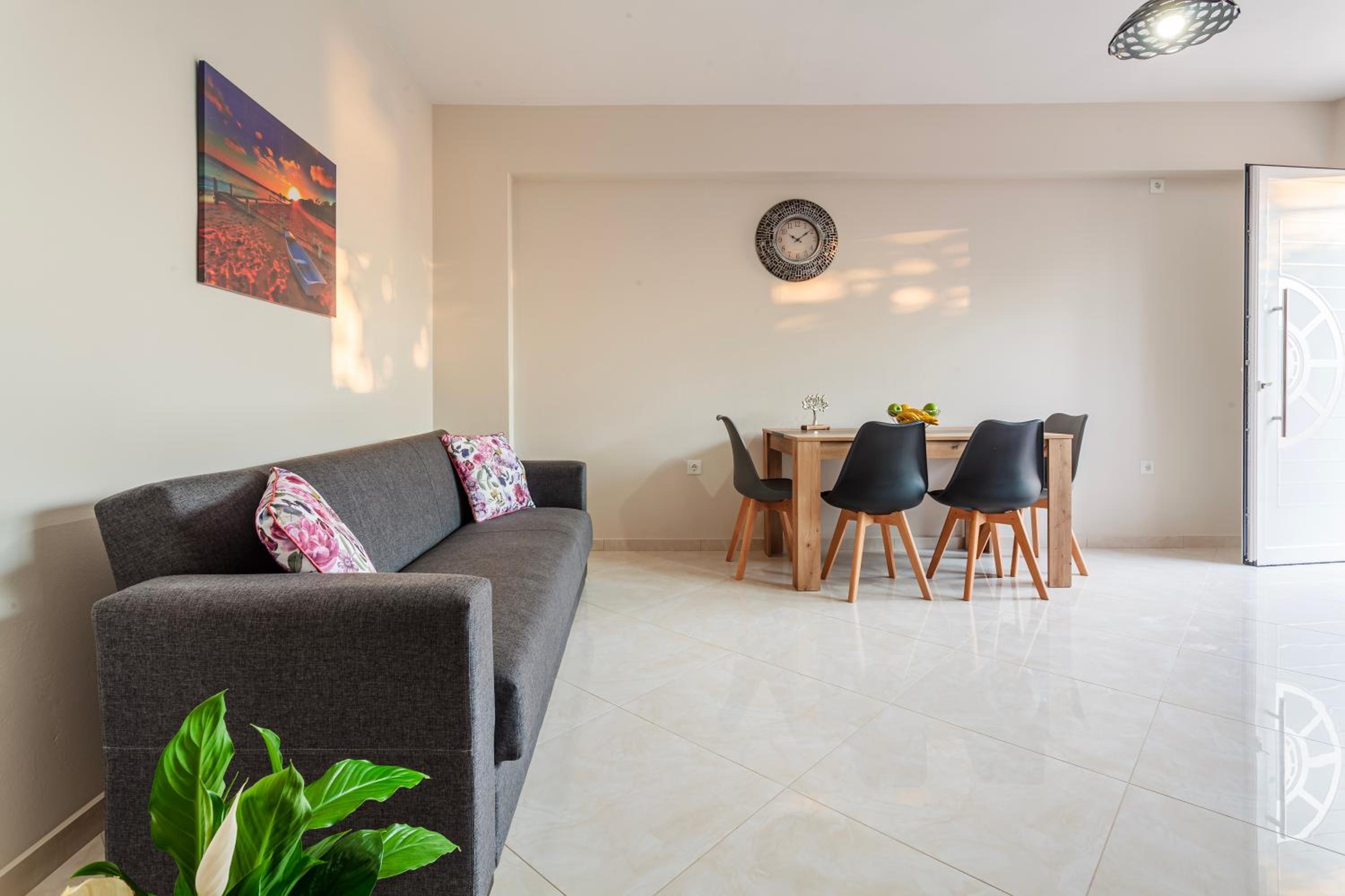 One-Bedroom Apartment - Photo 17