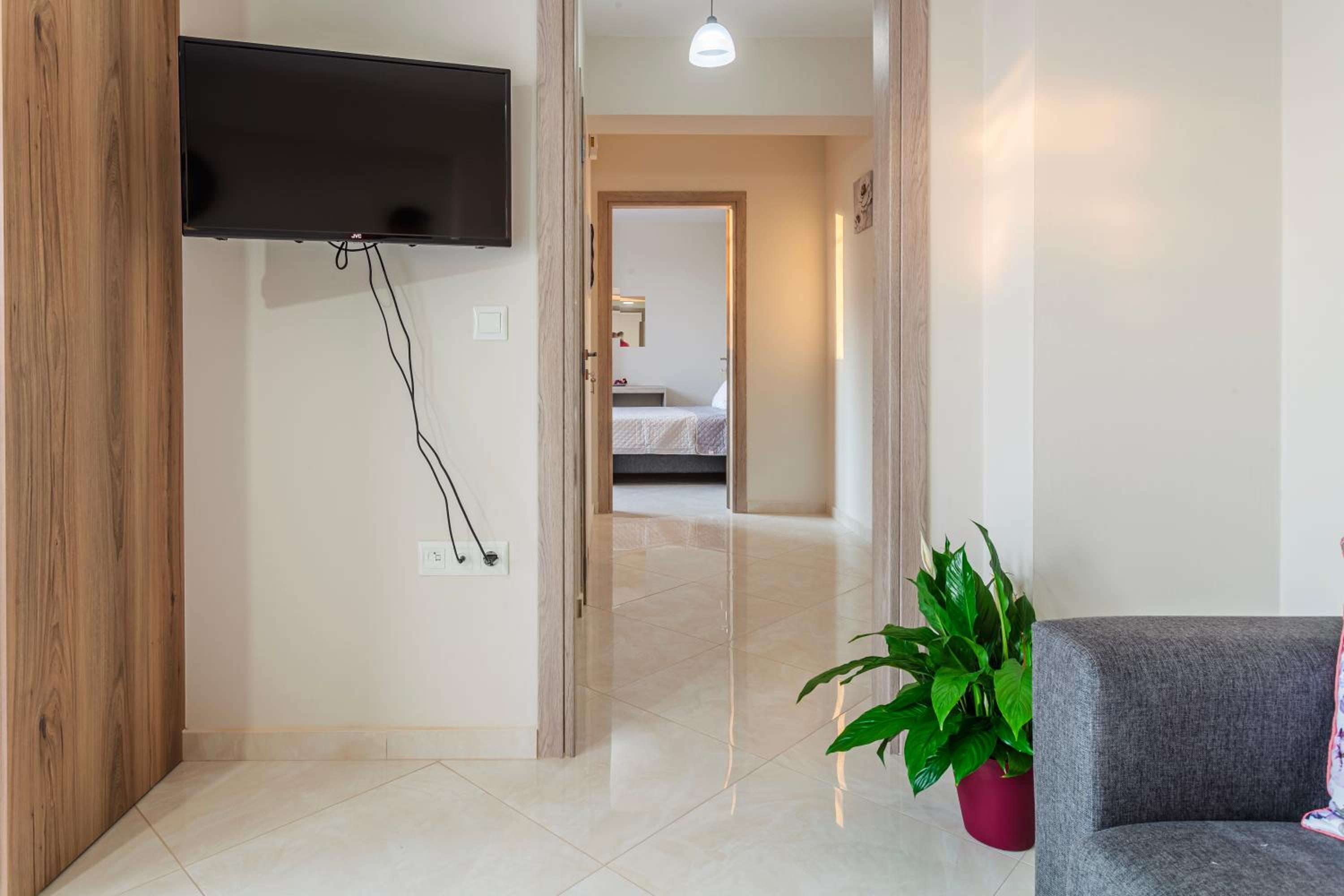 One-Bedroom Apartment - Photo 22