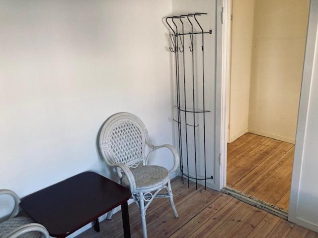 Apartment With Shower photo 1