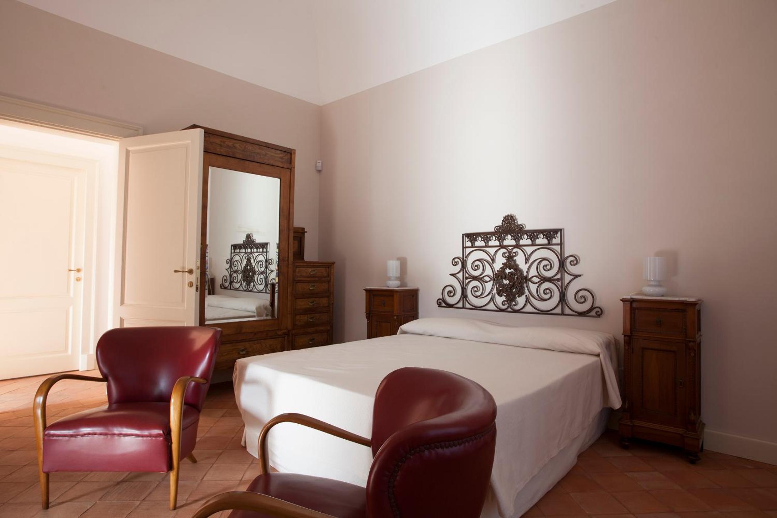 Double Room - Photo 4