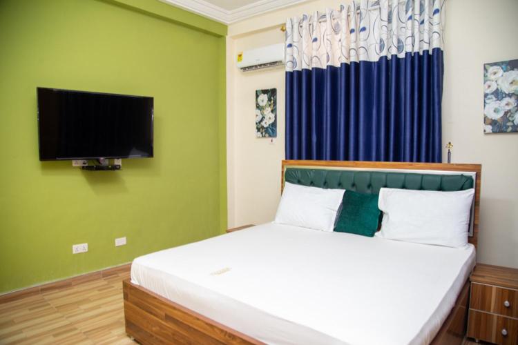 Queen Room