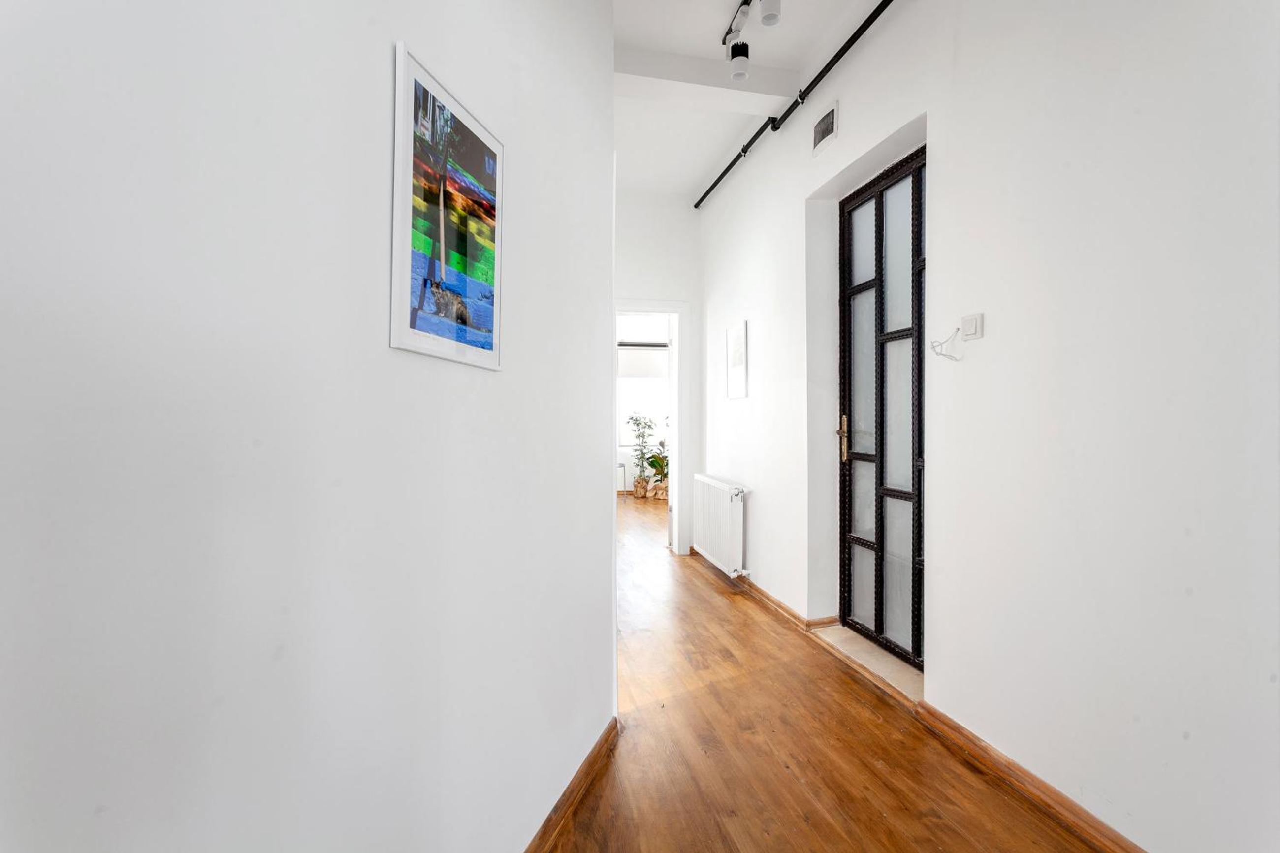 Three-Bedroom Apartment photo 2