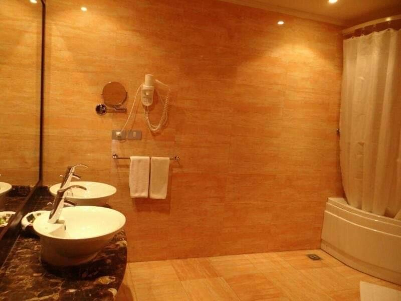 King Suite with Pool View - Photo 2