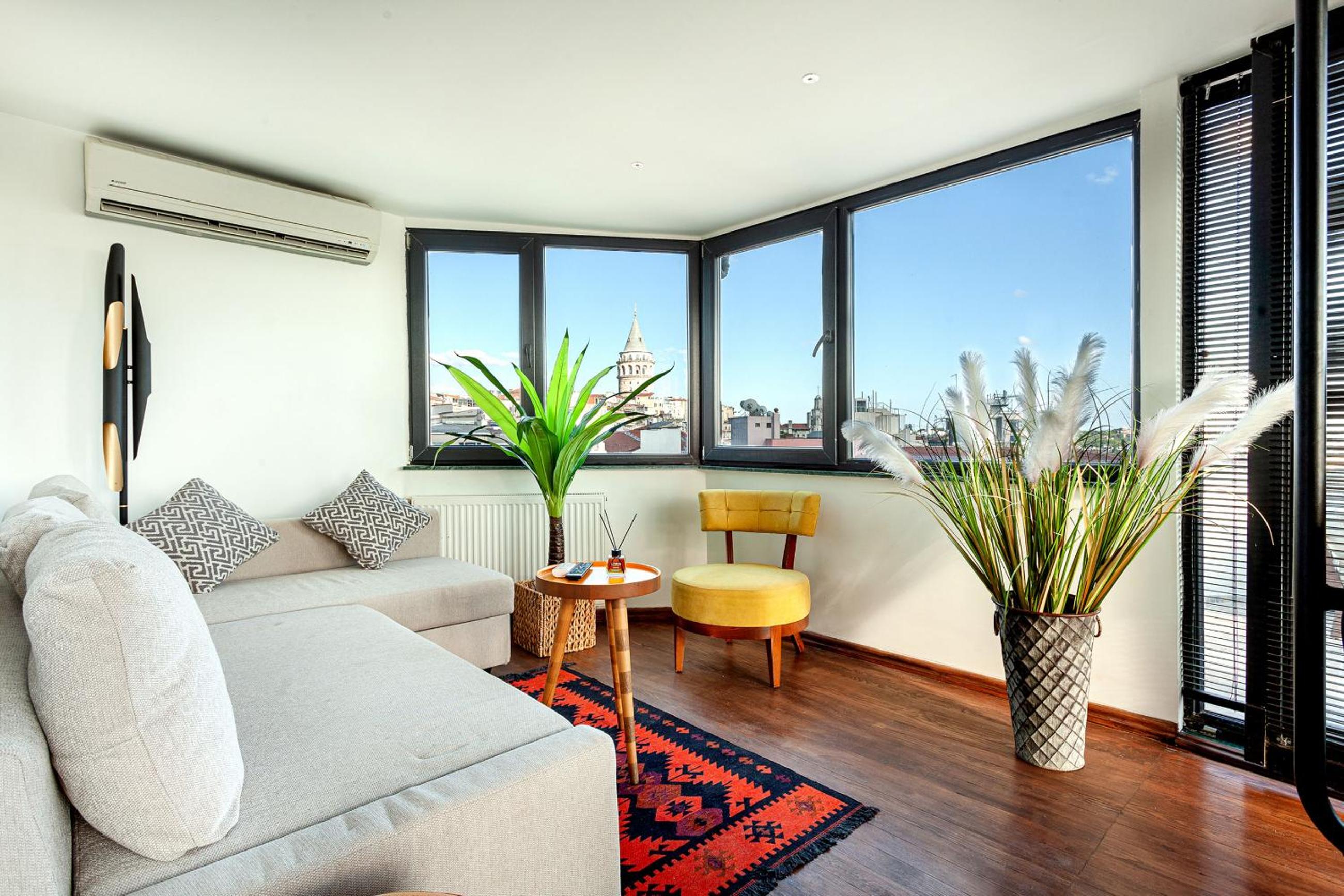 One-Bedroom Apartment photo 3