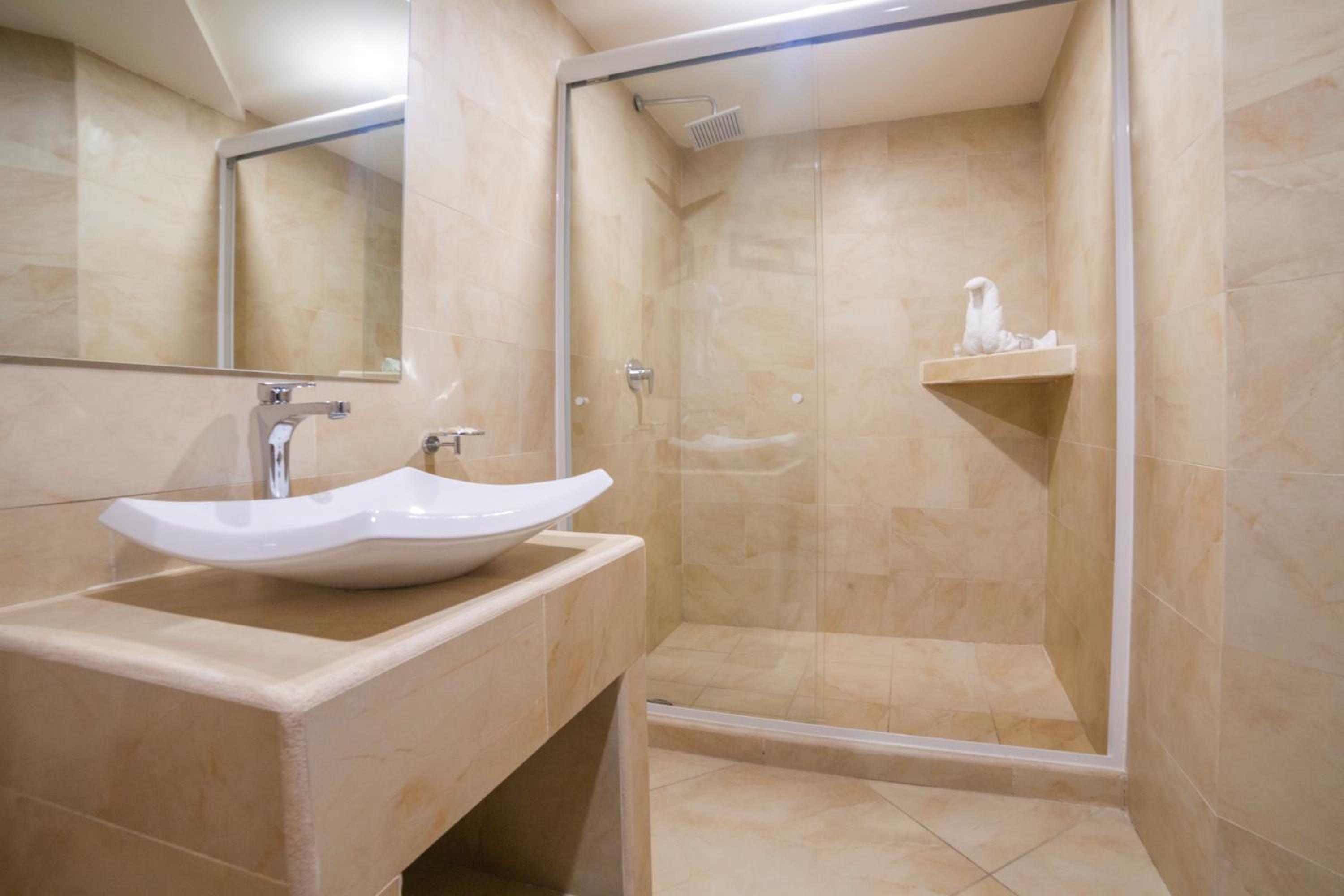 Double Room with Two Double Beds - Photo 5