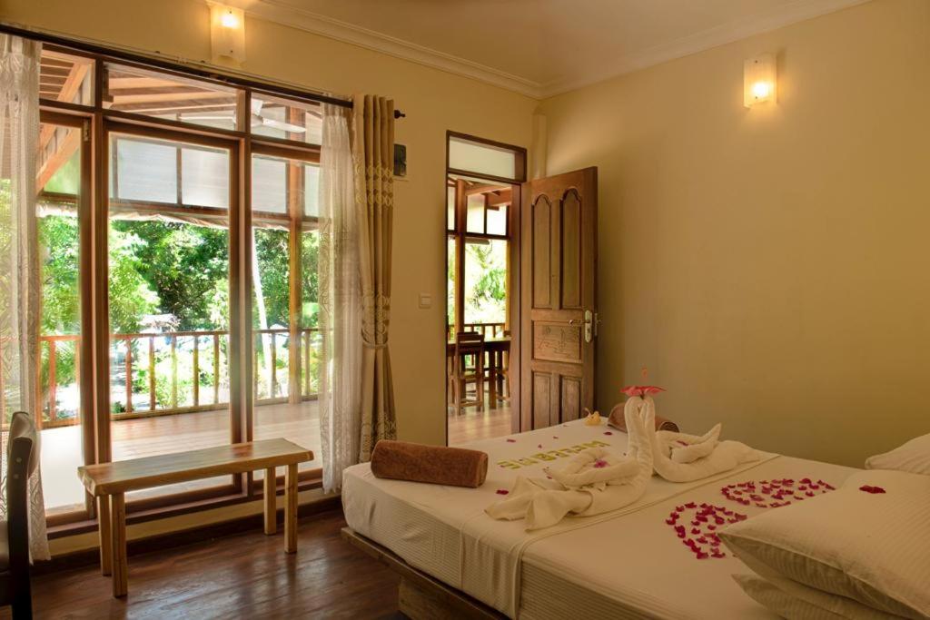 Deluxe Double or Twin Room with Sea View photo 1