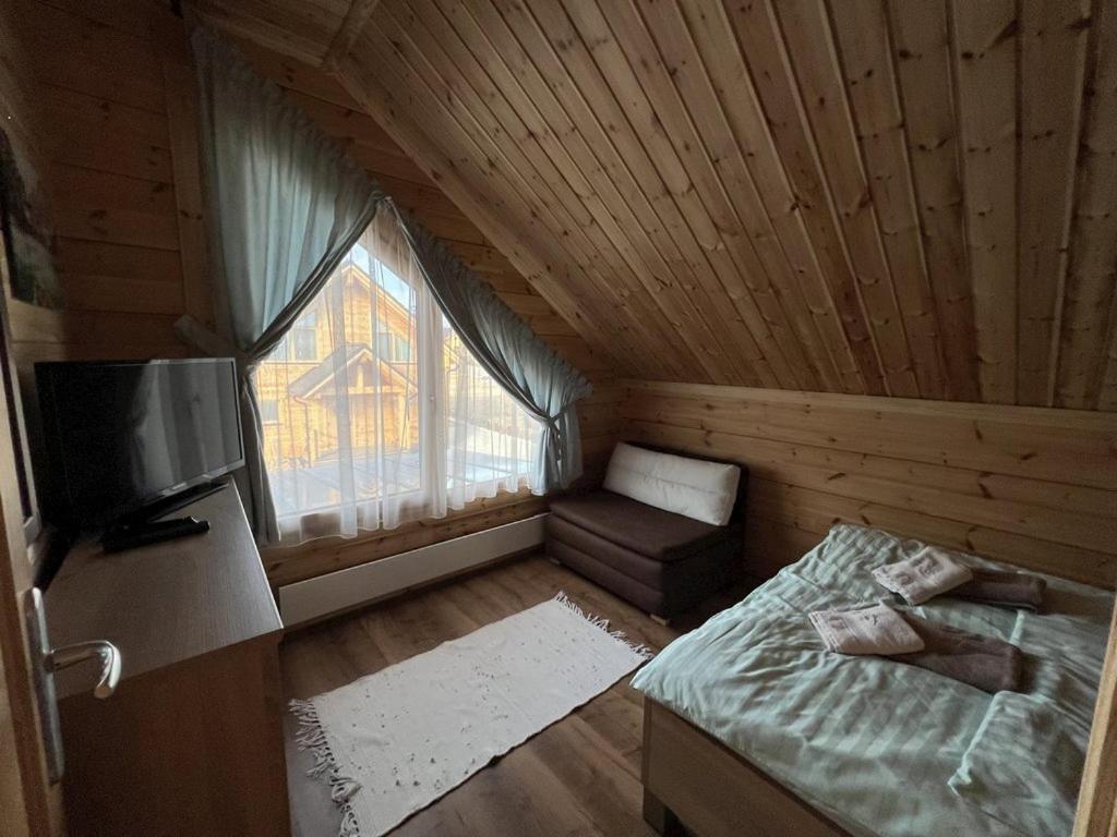 Four-Bedroom House - Photo 21