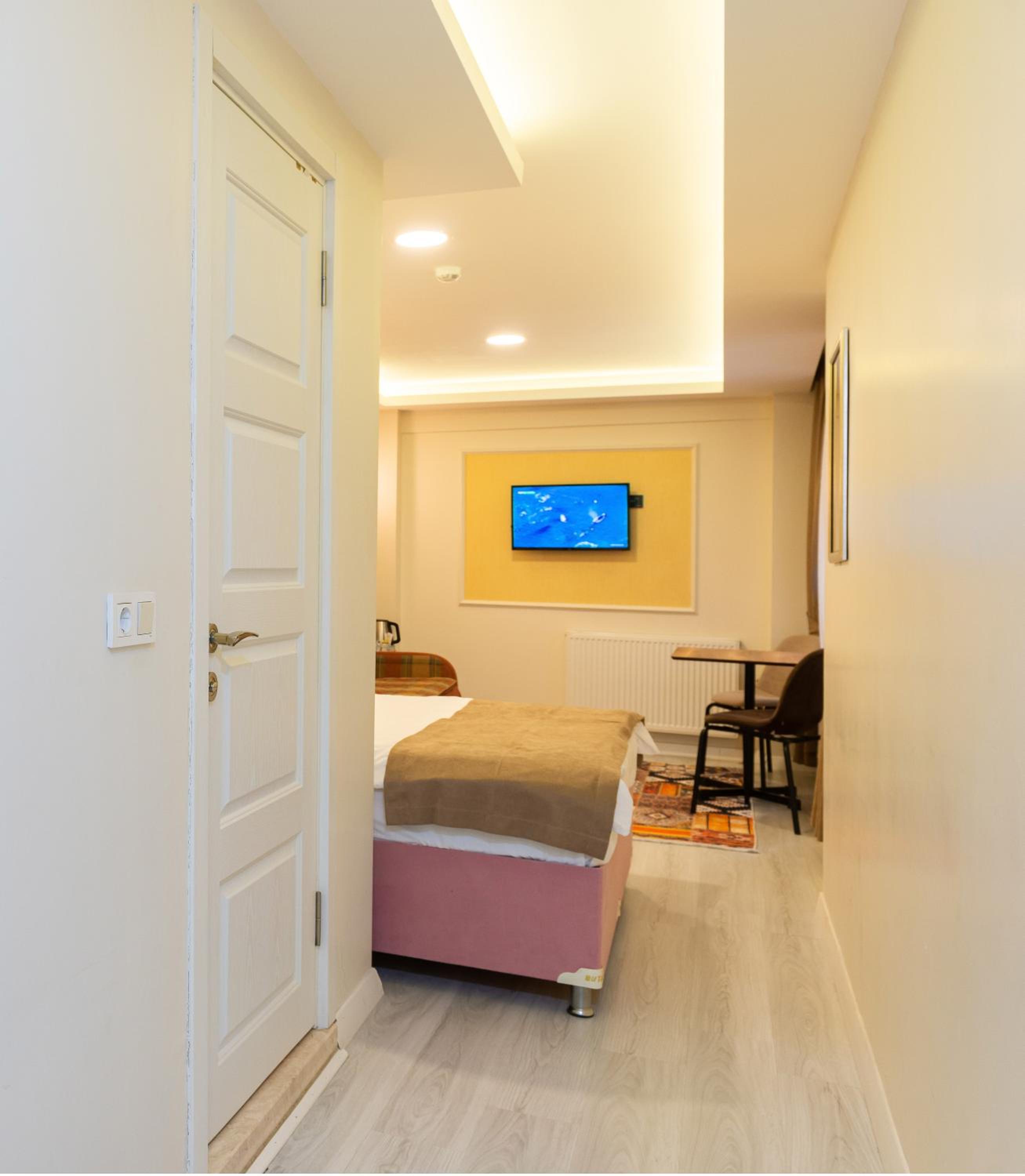 Comfort Triple Room. photo 2
