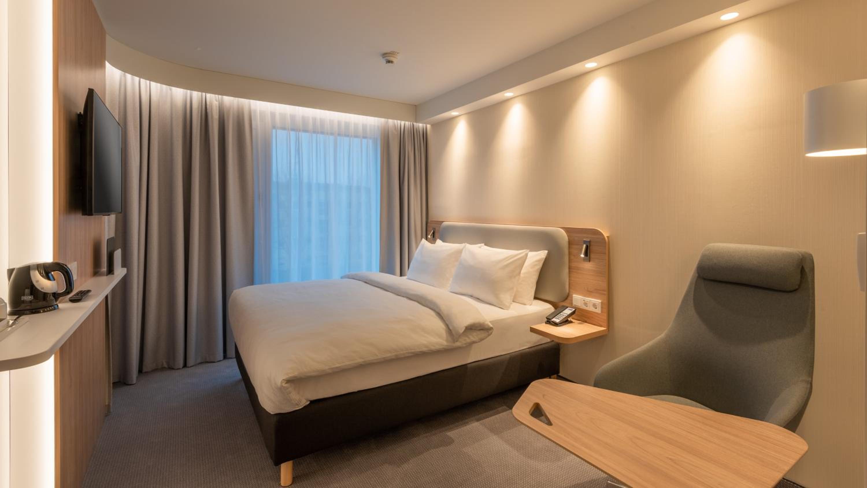 Standard Queen Room - Photo 6