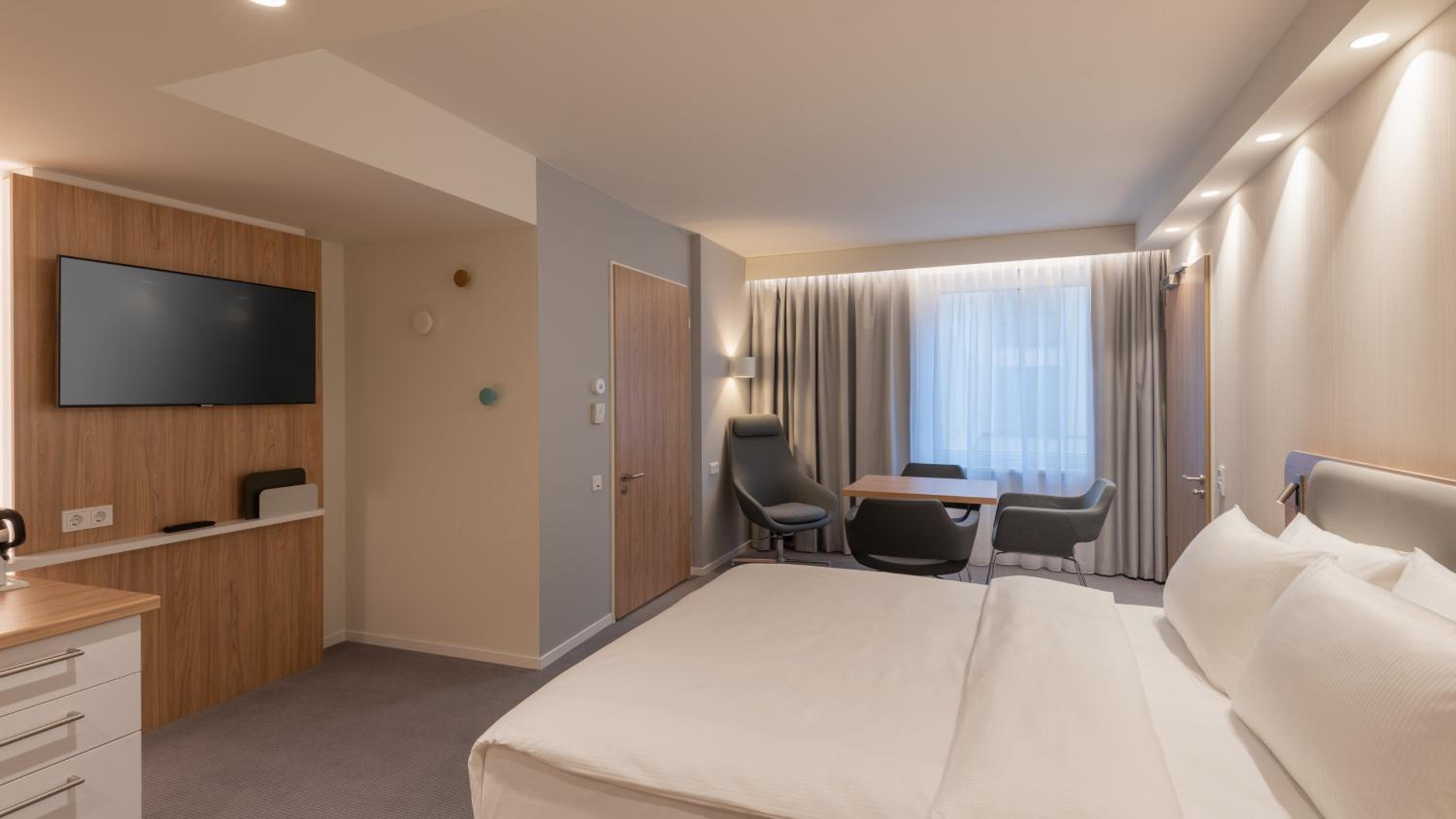 Standard Queen Room - Accessible - Photo 3