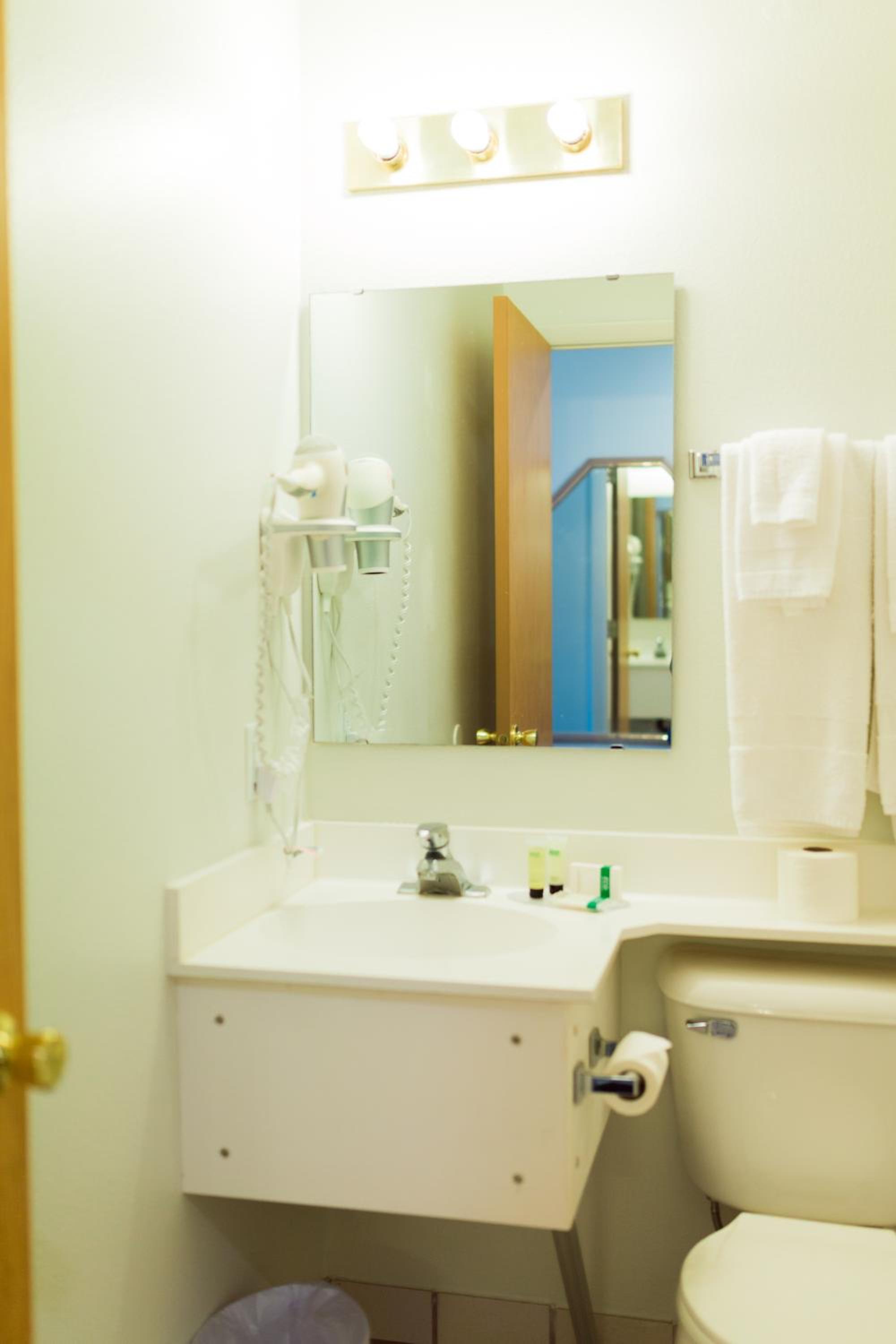 Standard Double Room - Photo 6