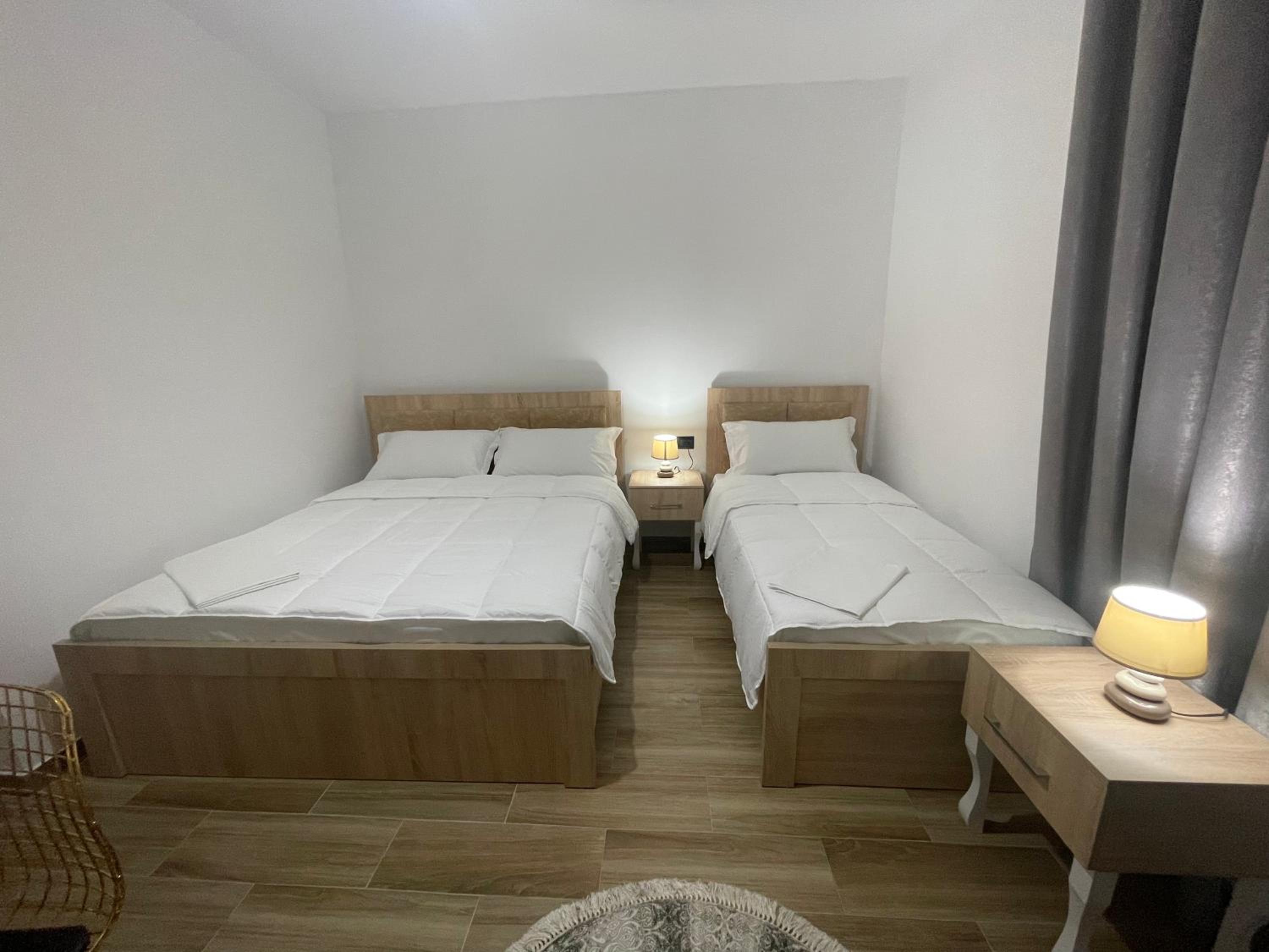 Deluxe Double or Twin Room with Lake View photo 1