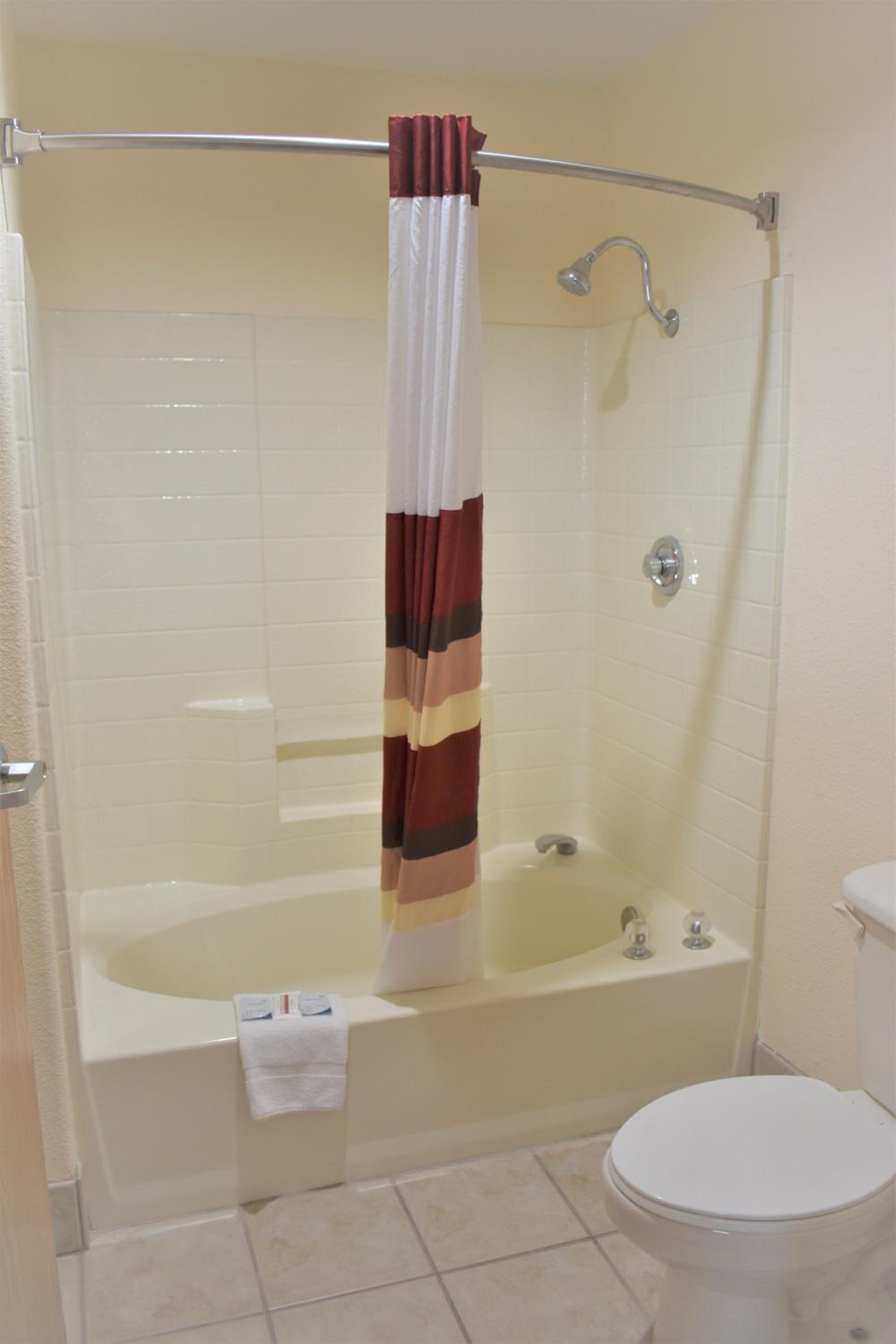 King Room - Non-Smoking - Photo 2