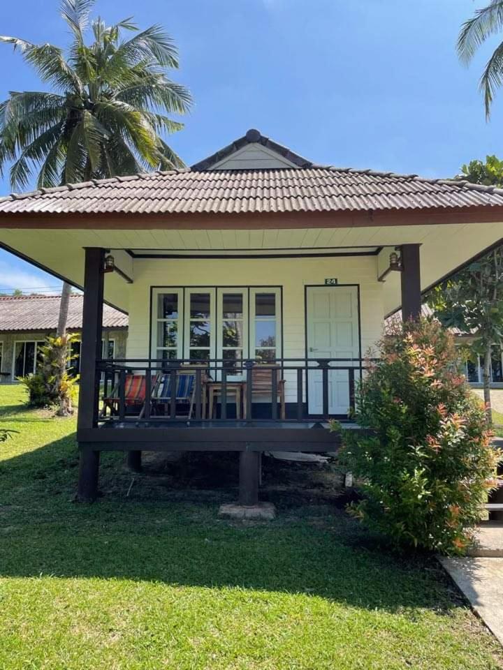 Bungalow with Garden View photo 2