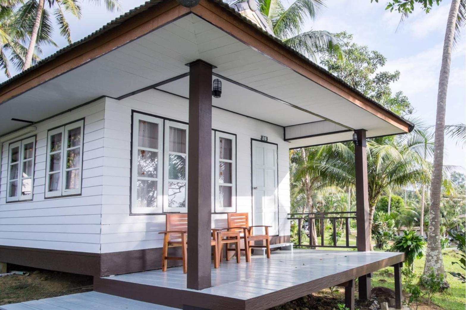 Bungalow with Sea View