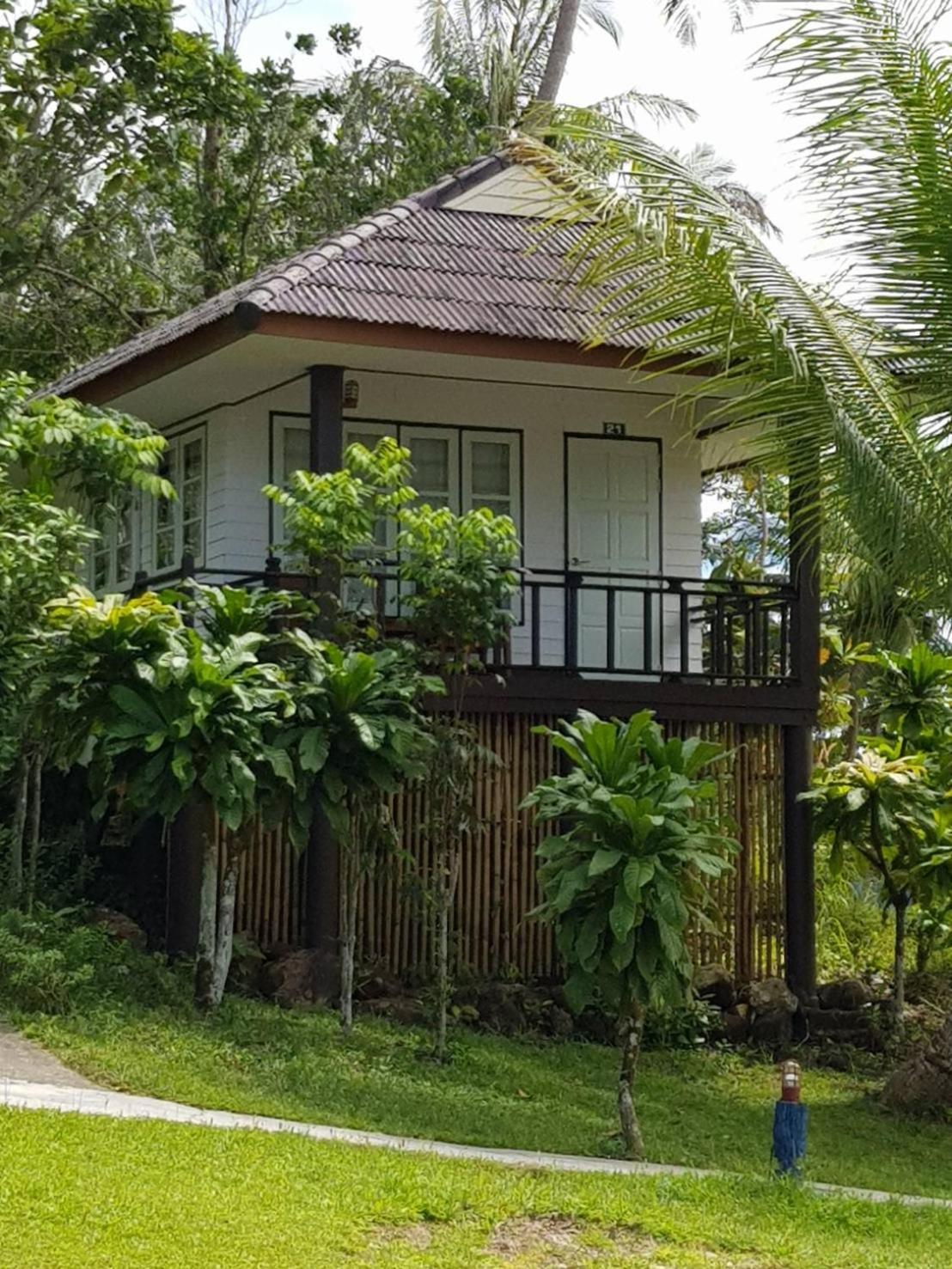 Bungalow with Garden View photo 3
