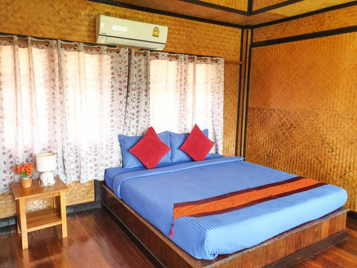 Bungalow with Sea View