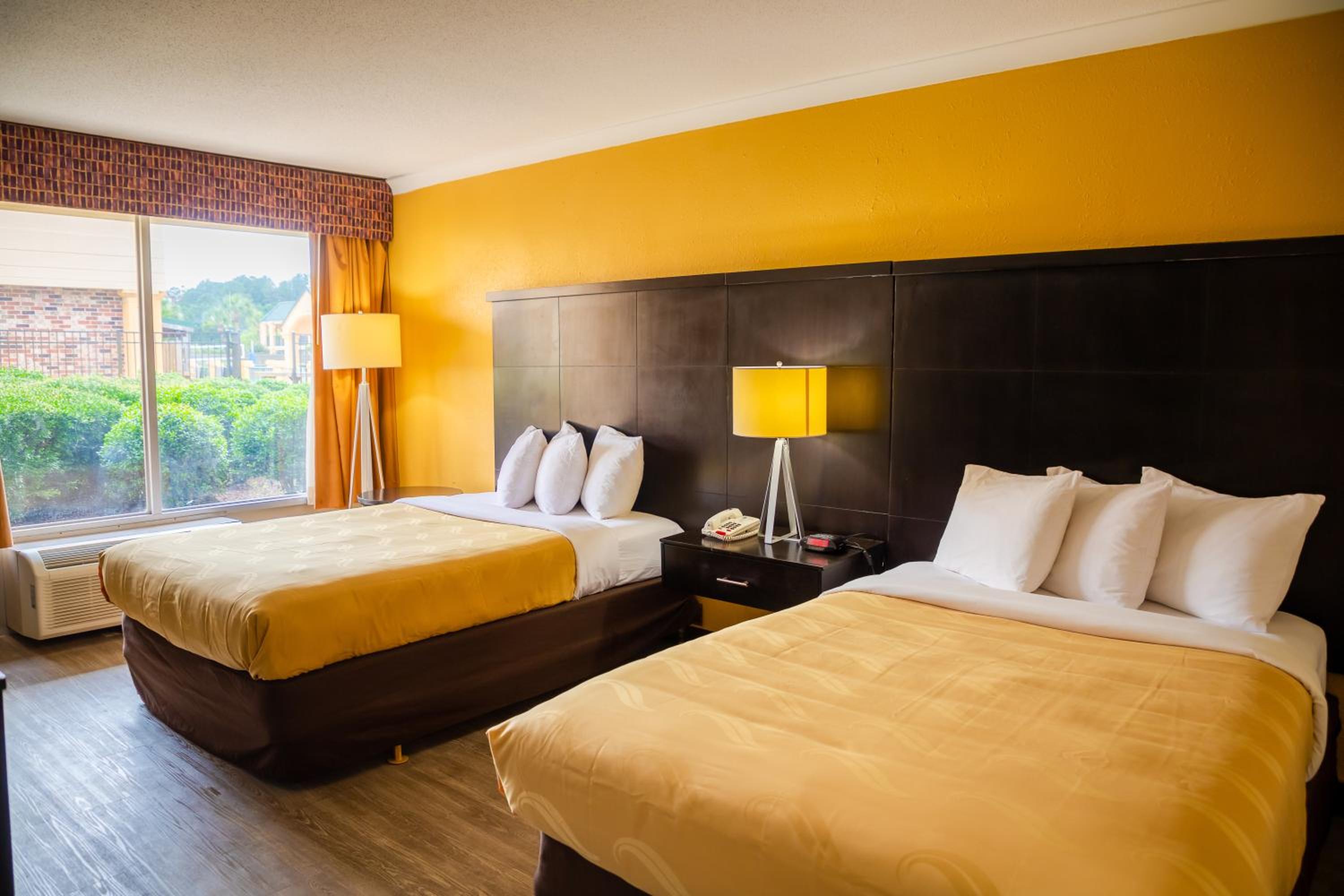 Double Room with Two Double Beds - Smoking - Photo 9