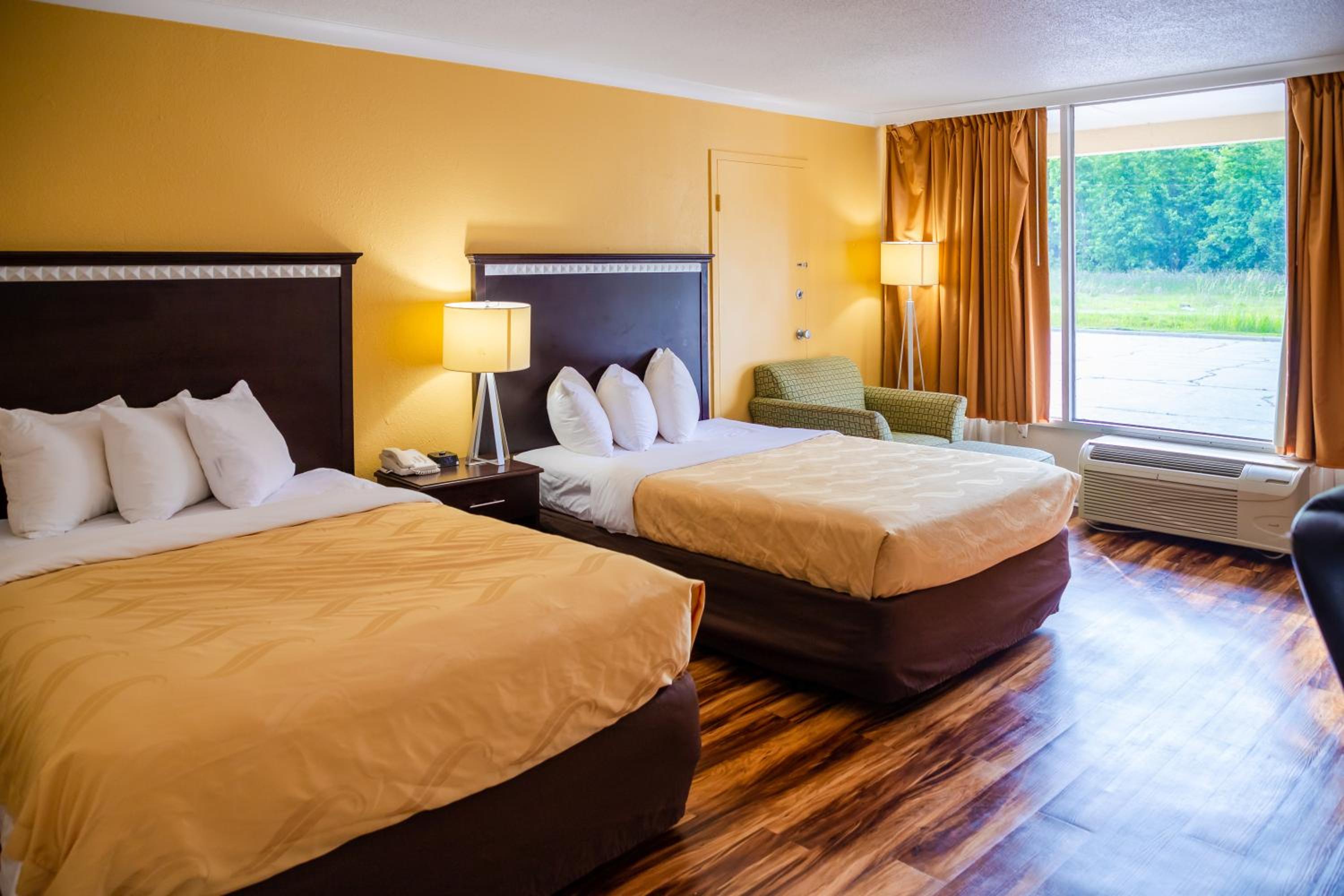Double Room with Two Double Beds - Smoking - Photo 6