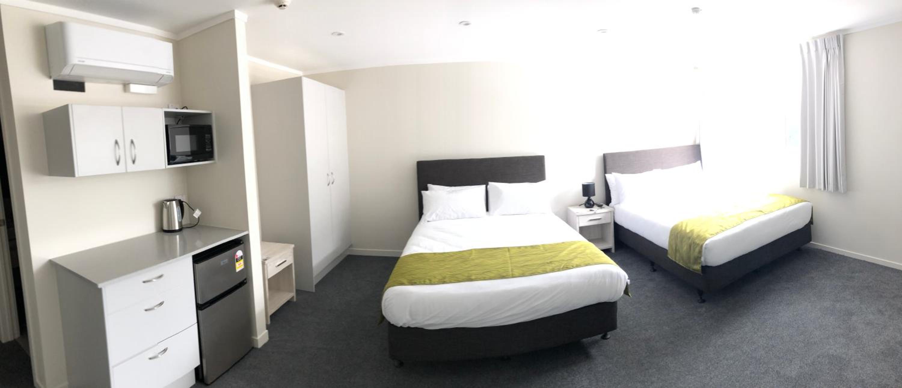 Family Double Room - Photo 7